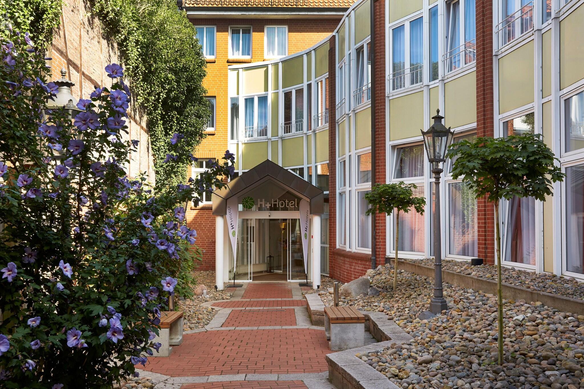 H+ Hotel Stade Herzog Widukind by null