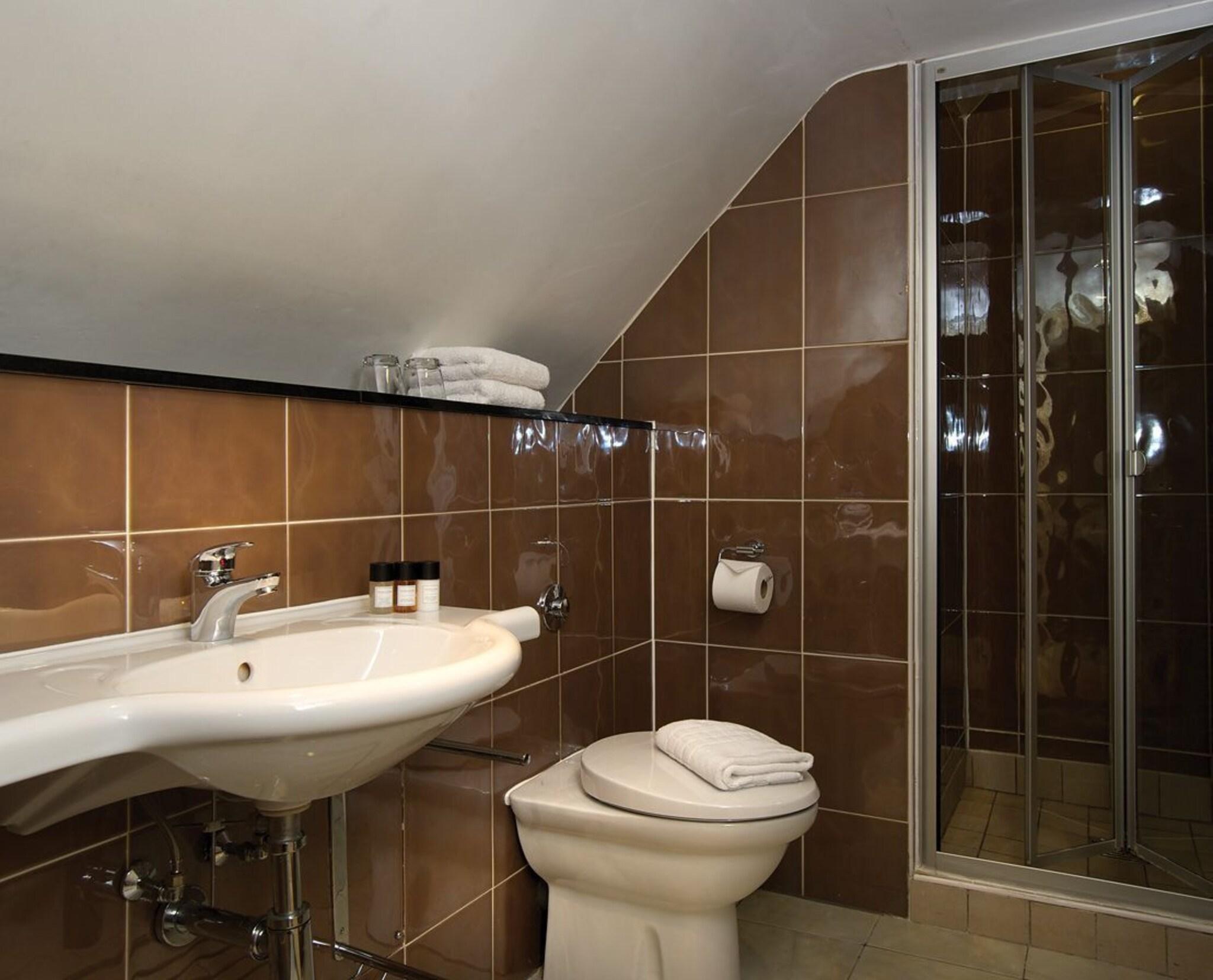 Quebecs Hotel by null