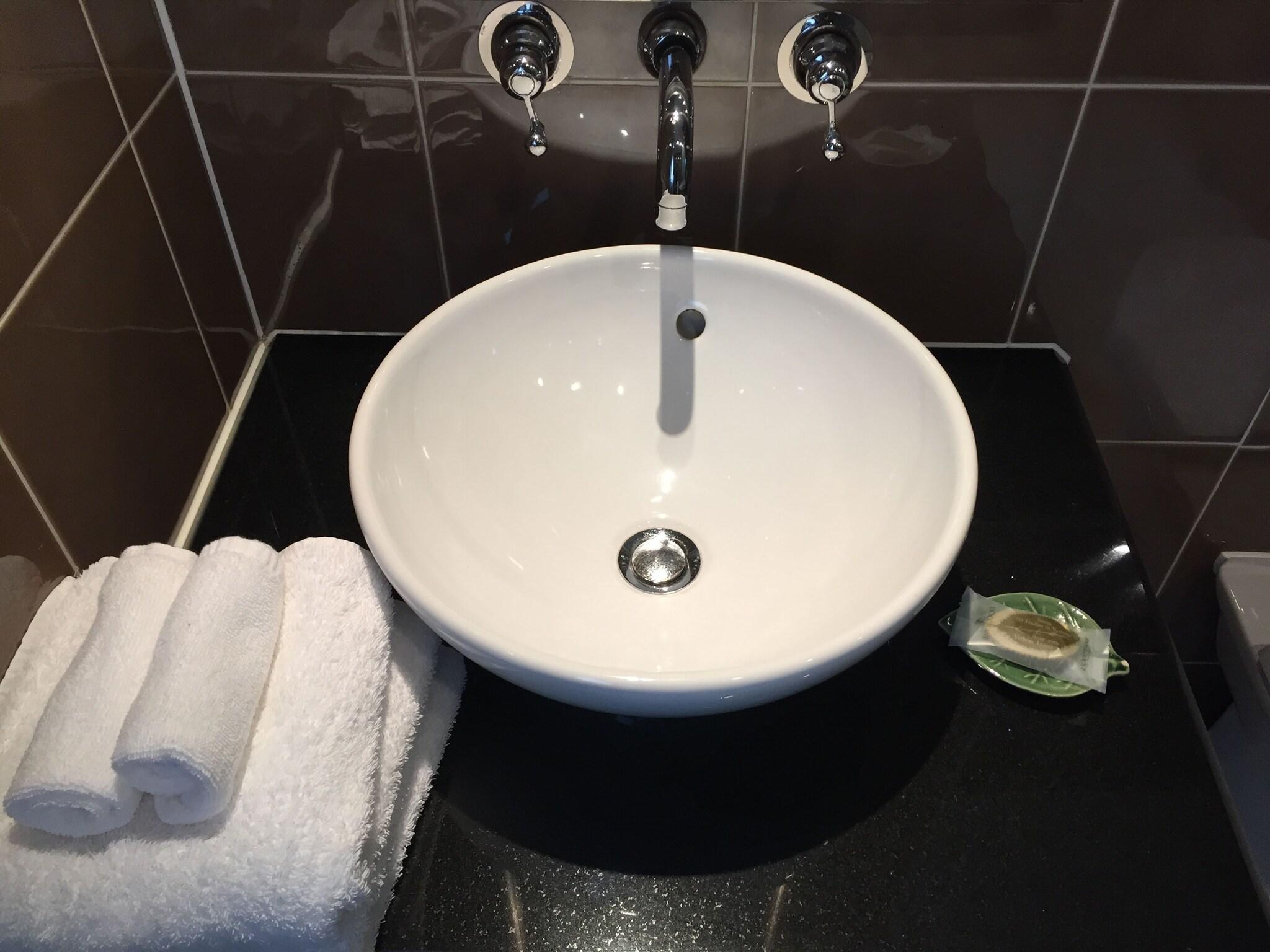 Quebecs Hotel by null