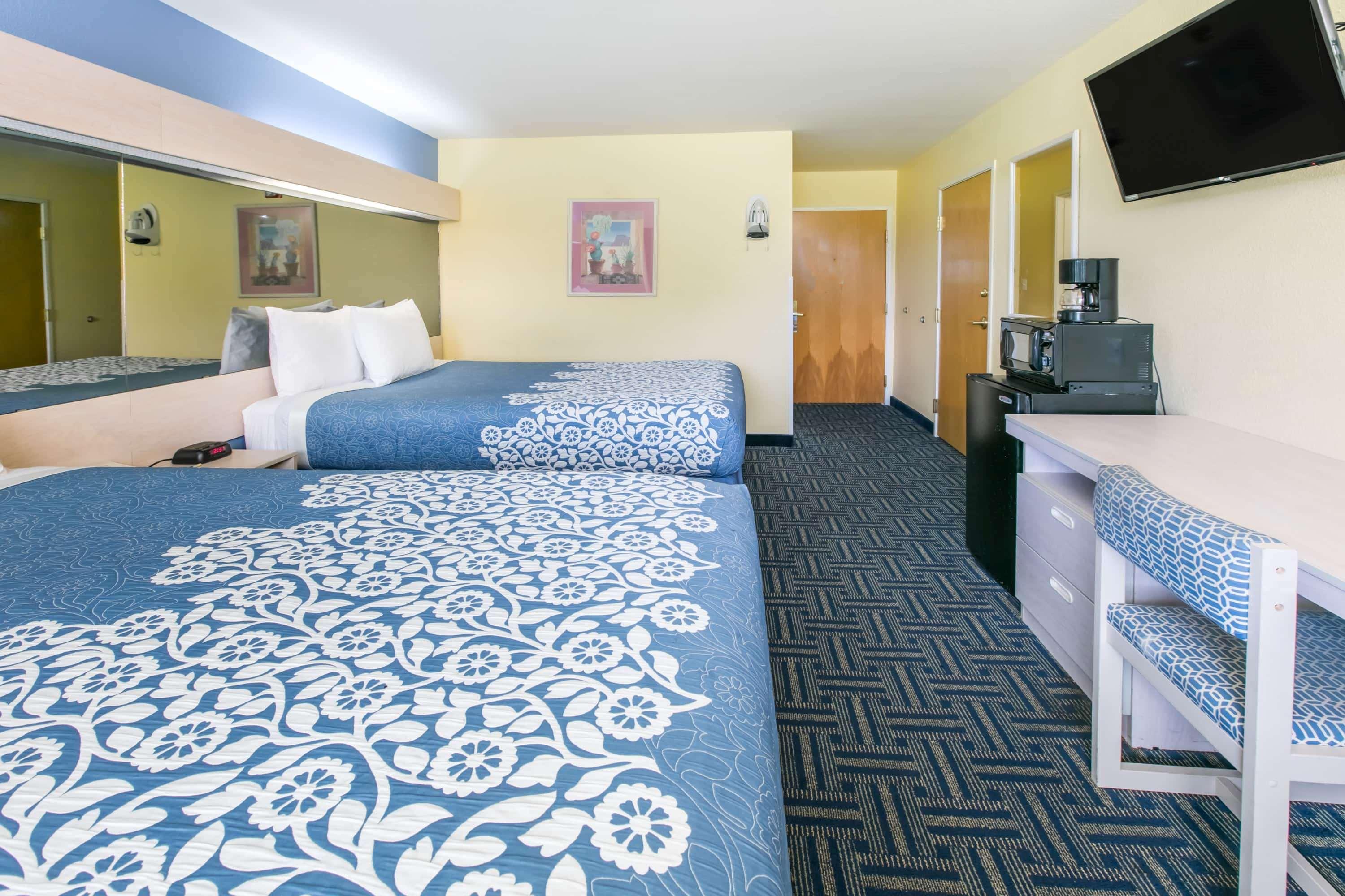 Days Inn & Suites By Wyndham Pryor