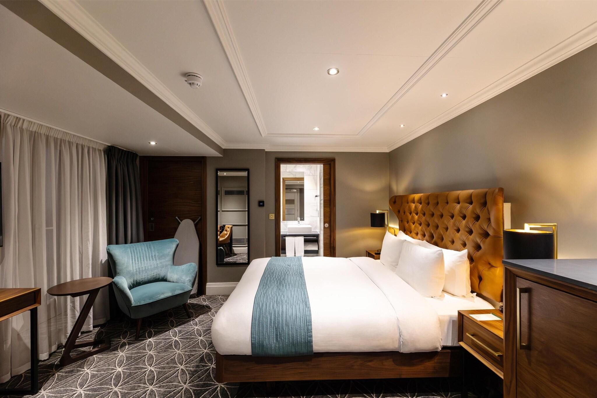100 Queens Gate Hotel, Curio Collection By Hilton