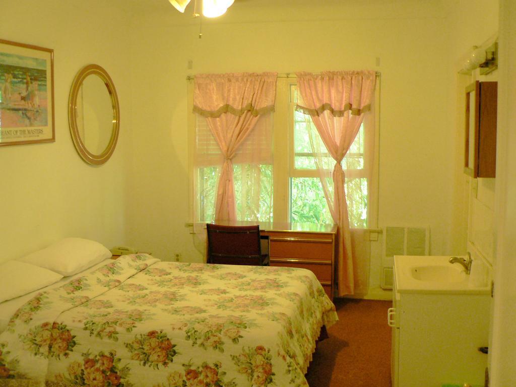 Hotel del Flores by null