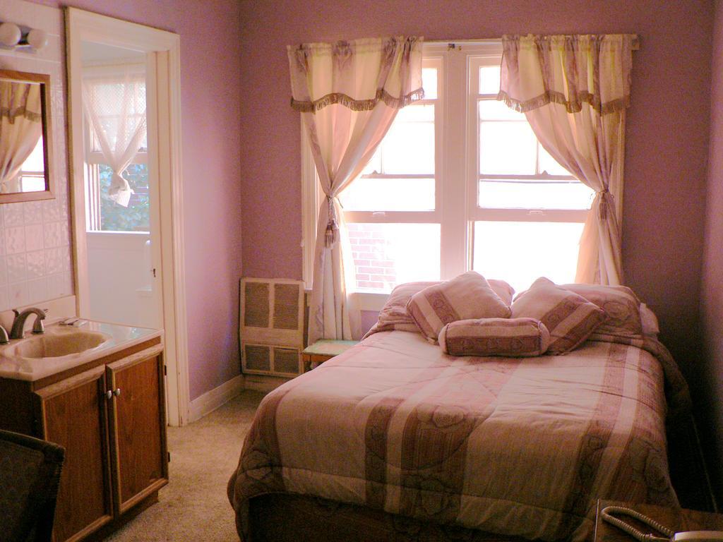 Hotel del Flores by null