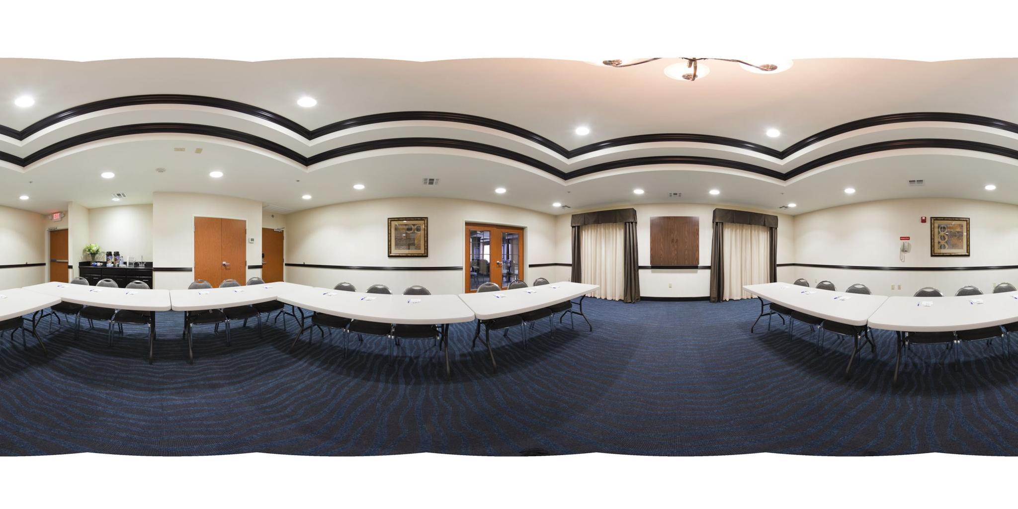 Holiday Inn Express & Suites Pryor by IHG by null