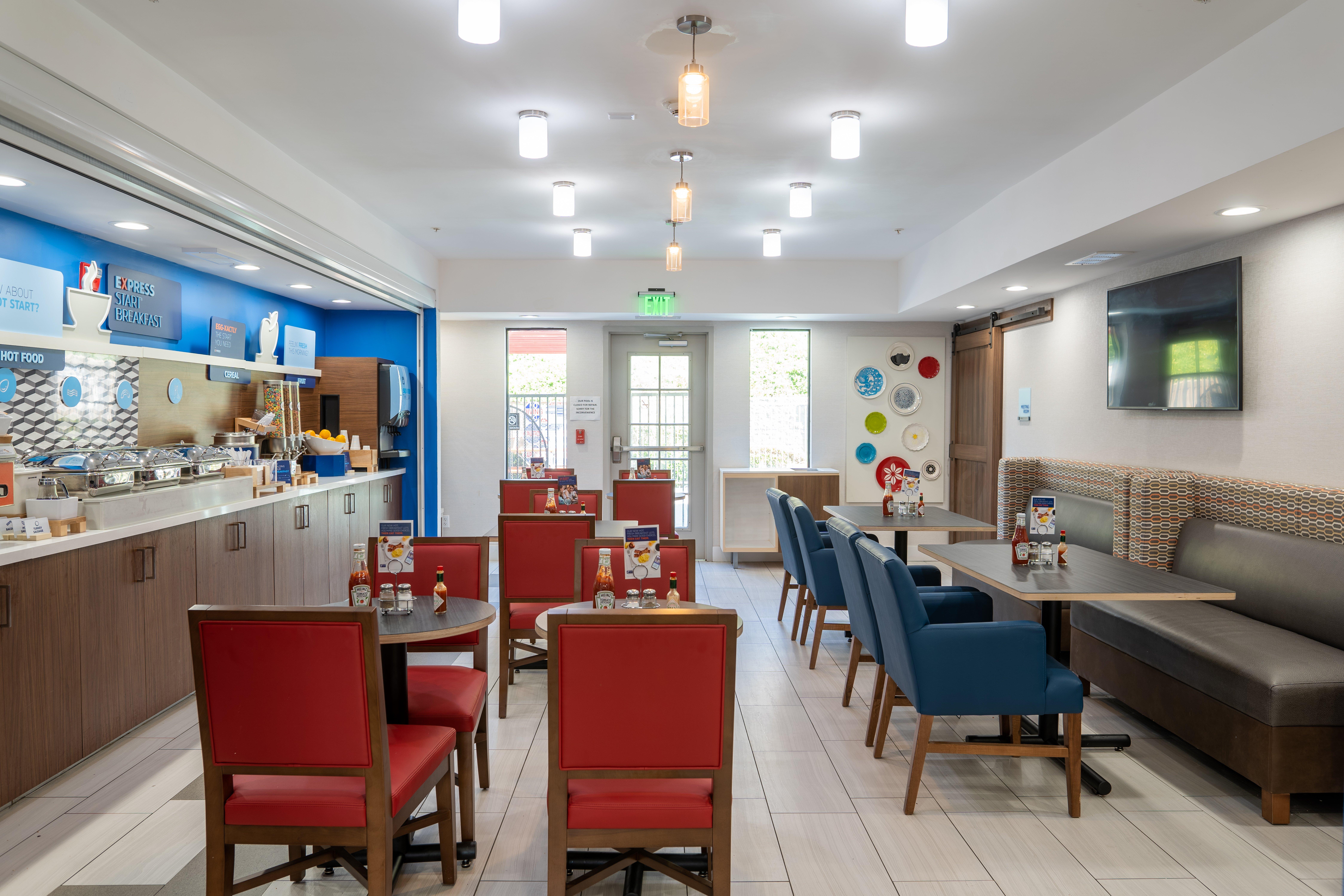 Holiday Inn Express Suites Lake Forest Irvine East