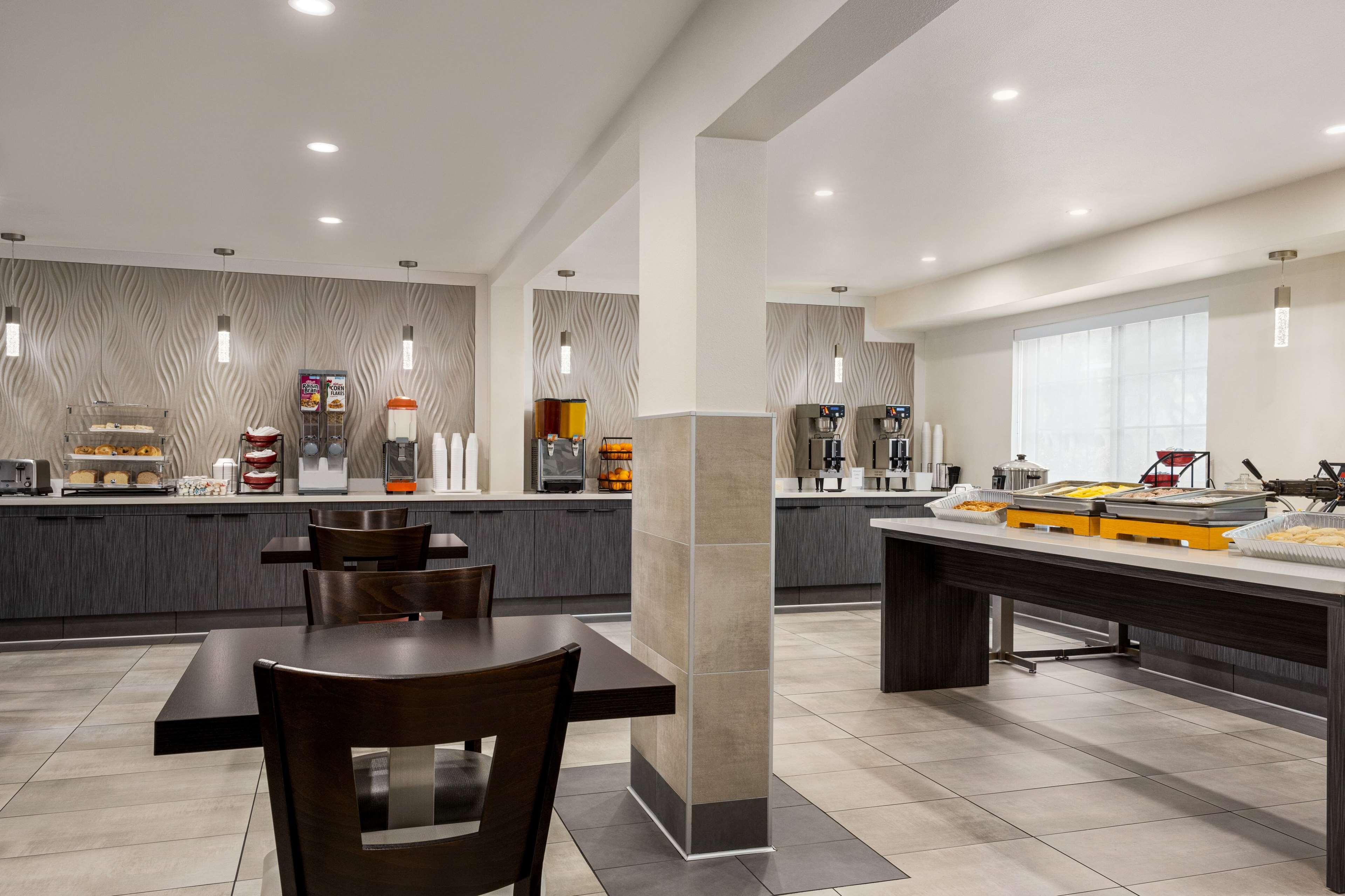 Ramada By Wyndham Anaheim Convention Center