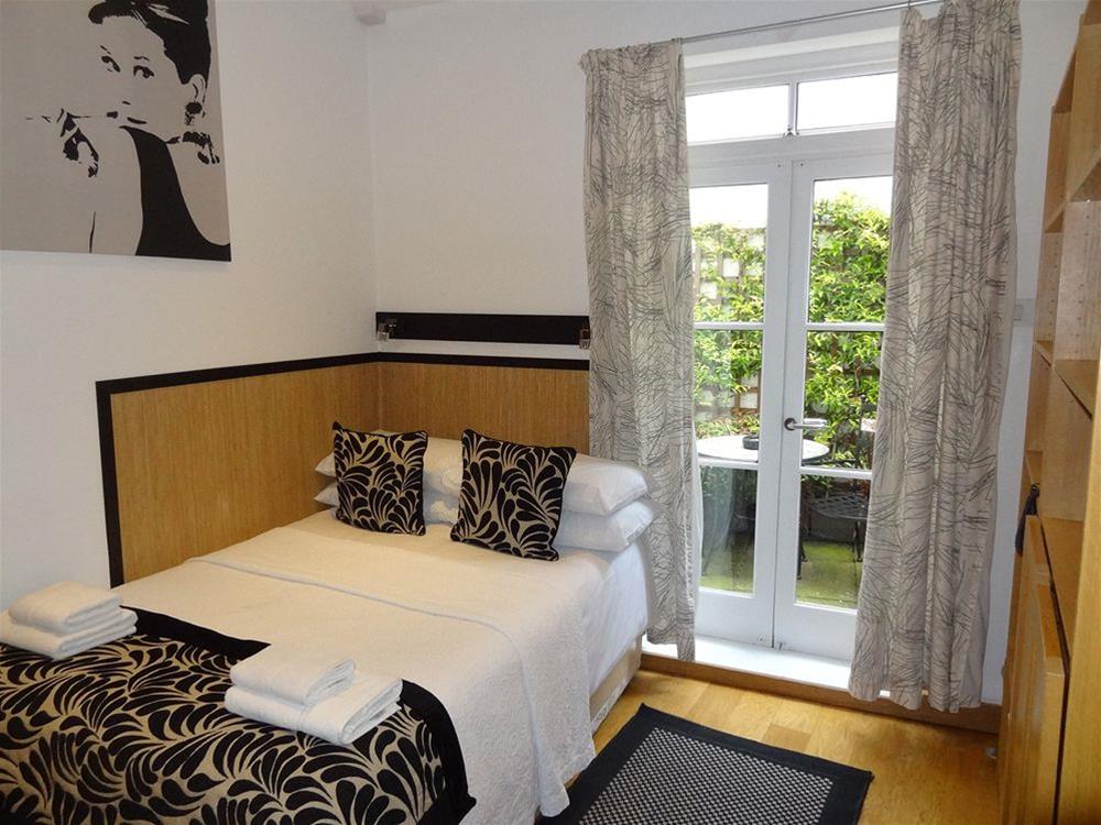 Studios 2 Let Serviced...