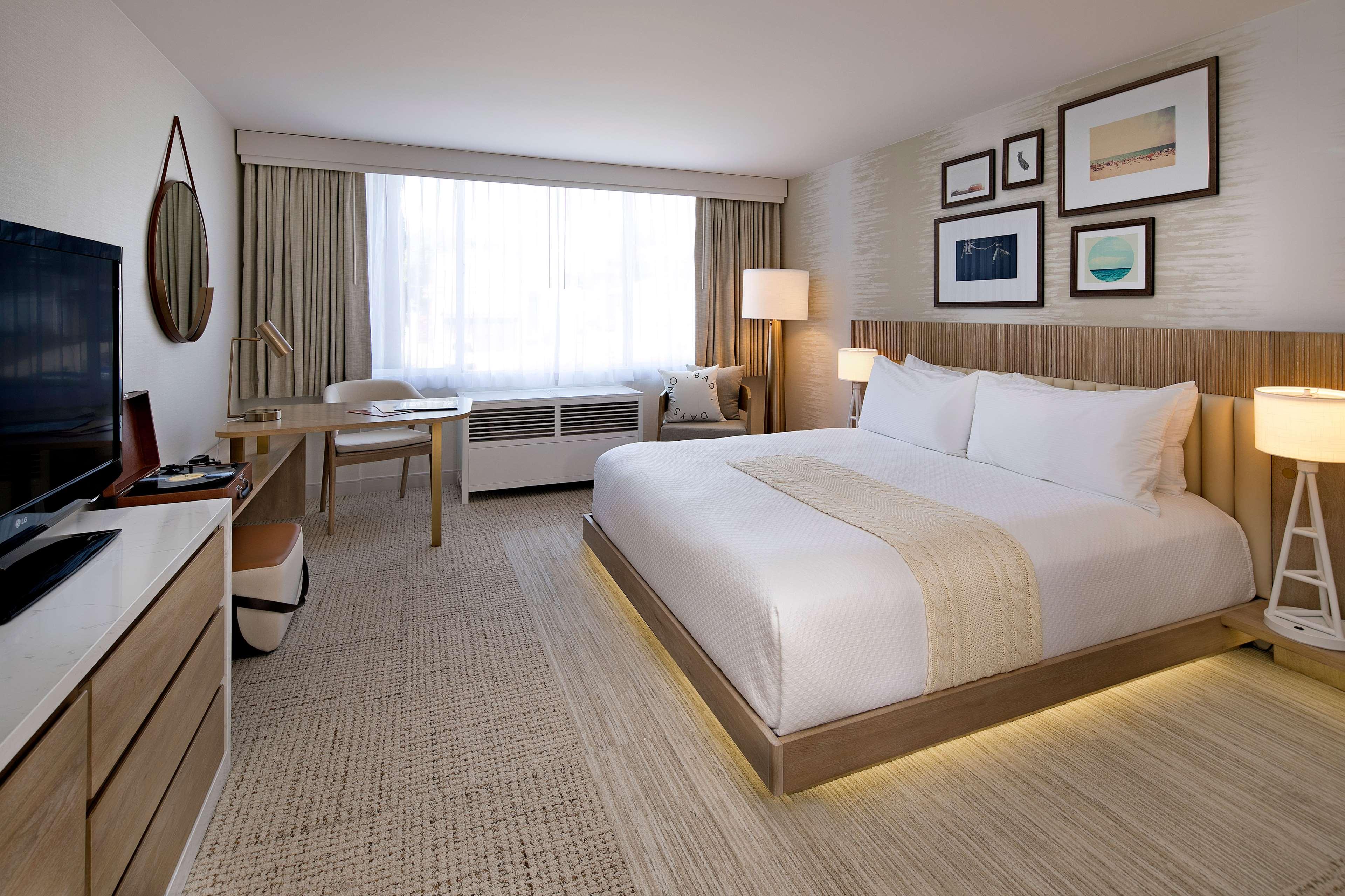 The Belamar, Tapestry by Hilton