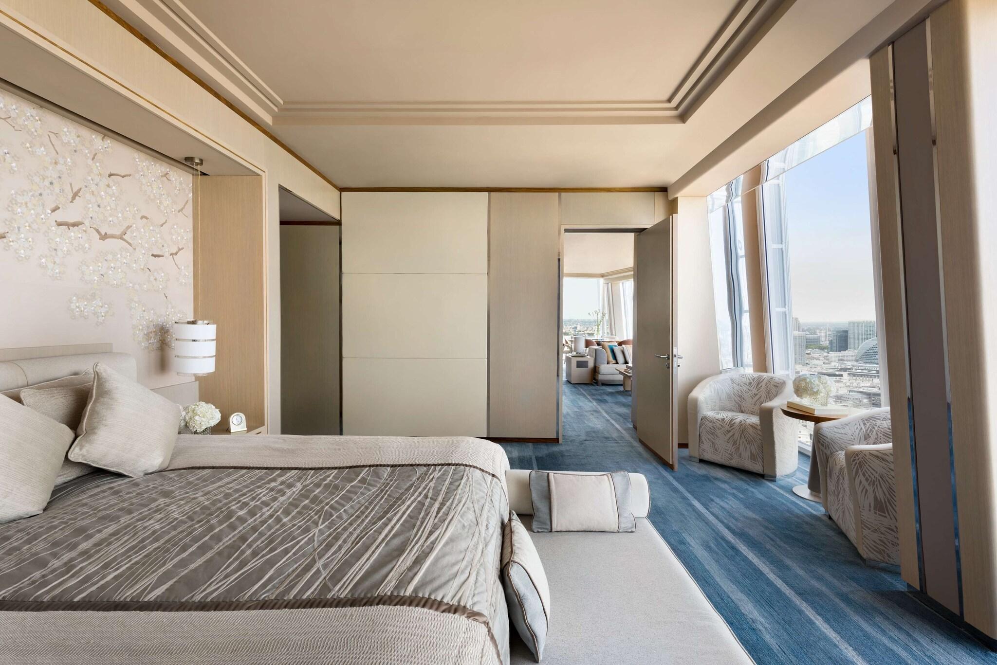 Shangri-La The Shard, London by null