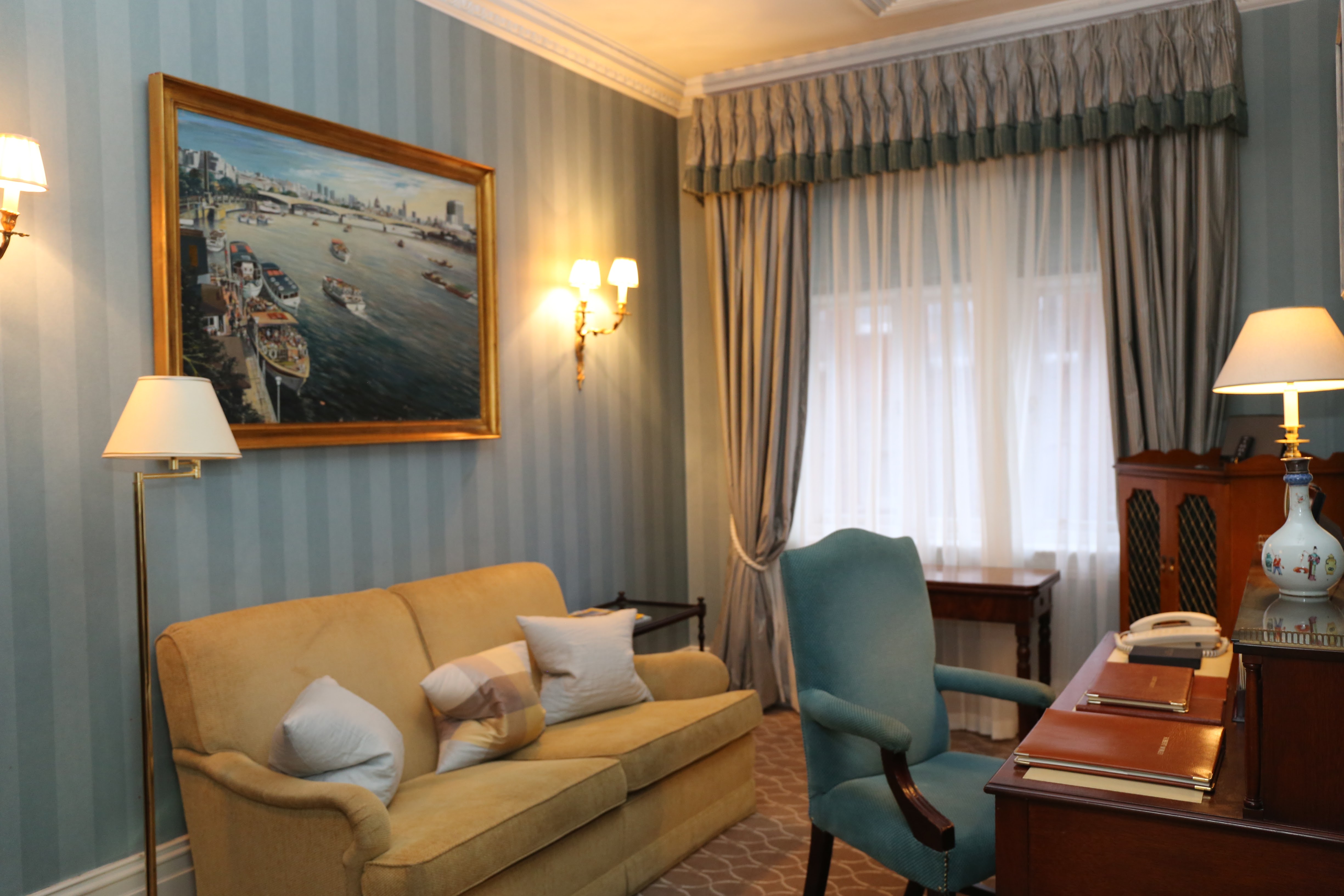 Draycott Hotel by Mantis