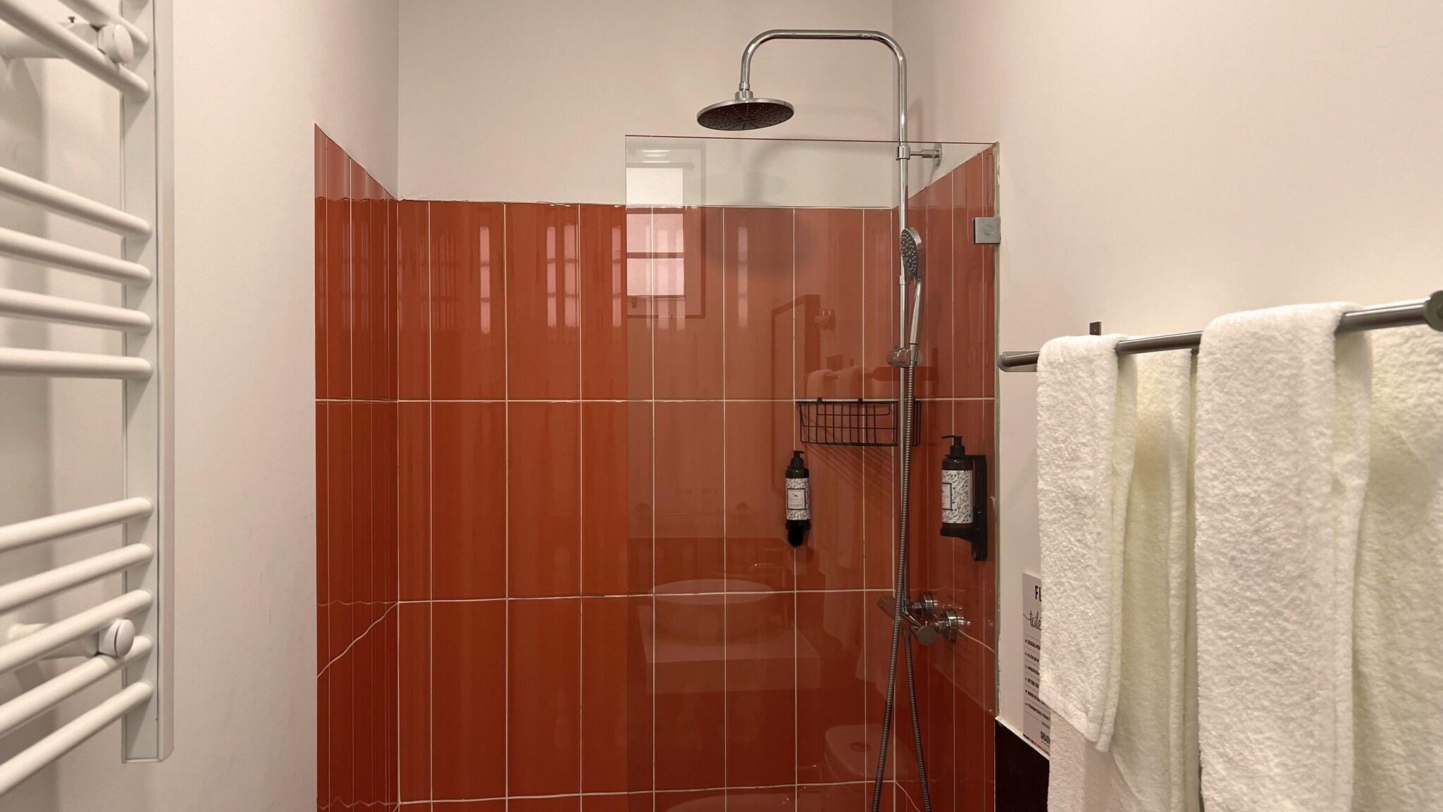 Casa do Bairro by Shiadu by null