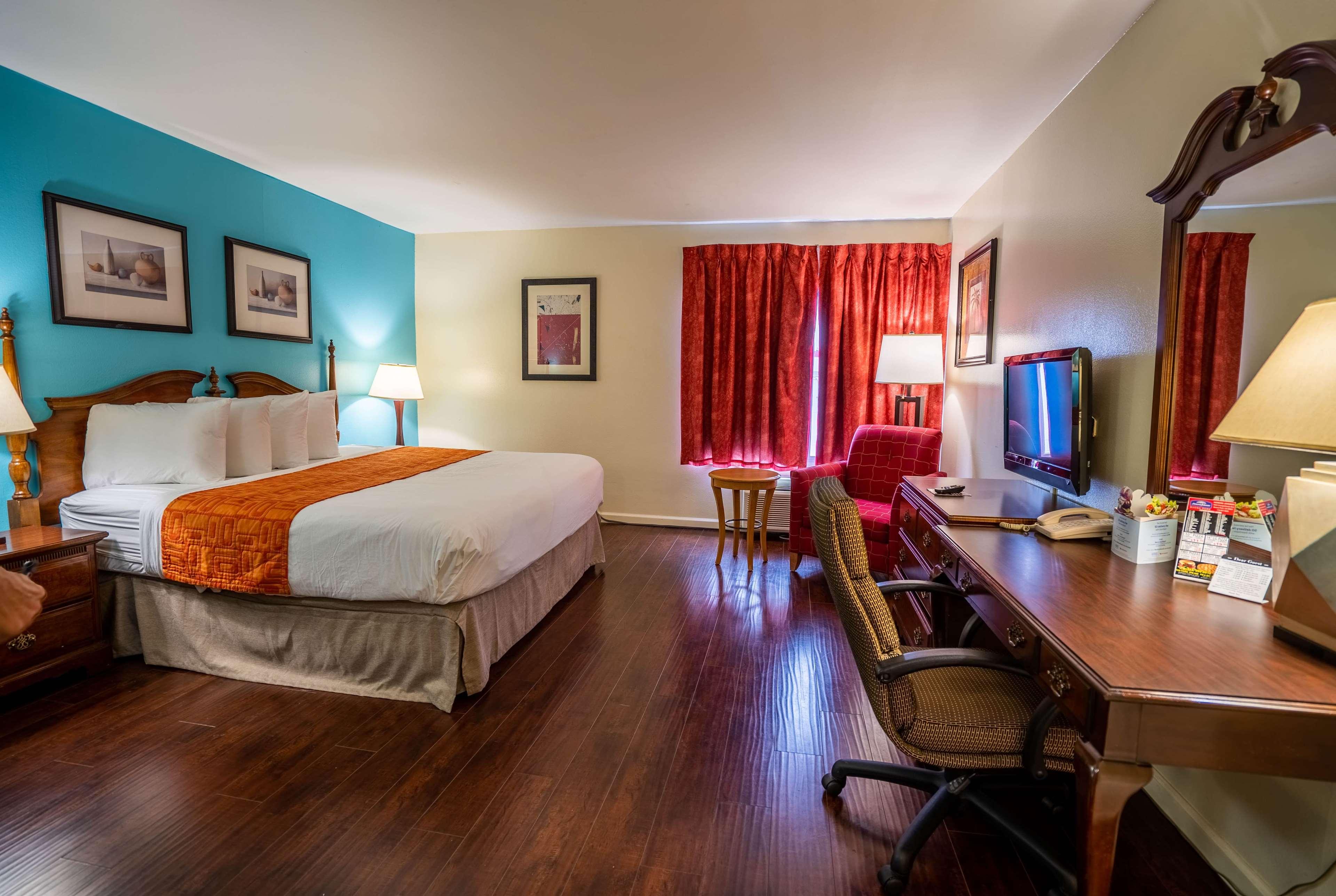 Howard Johnson By Wyndham Buena Park