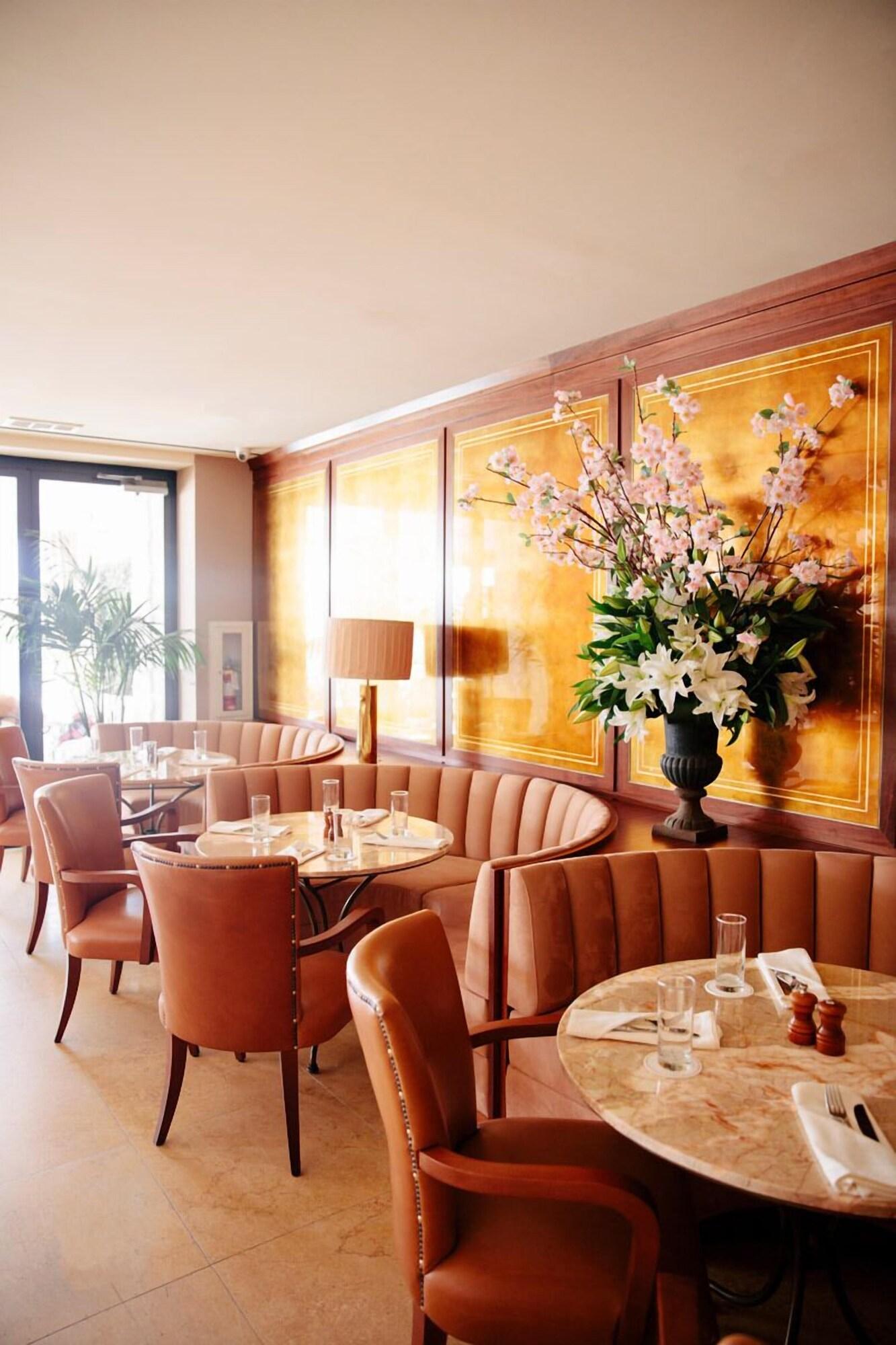 Sunset Tower Hotel by null Sunset Tower Hotel by null