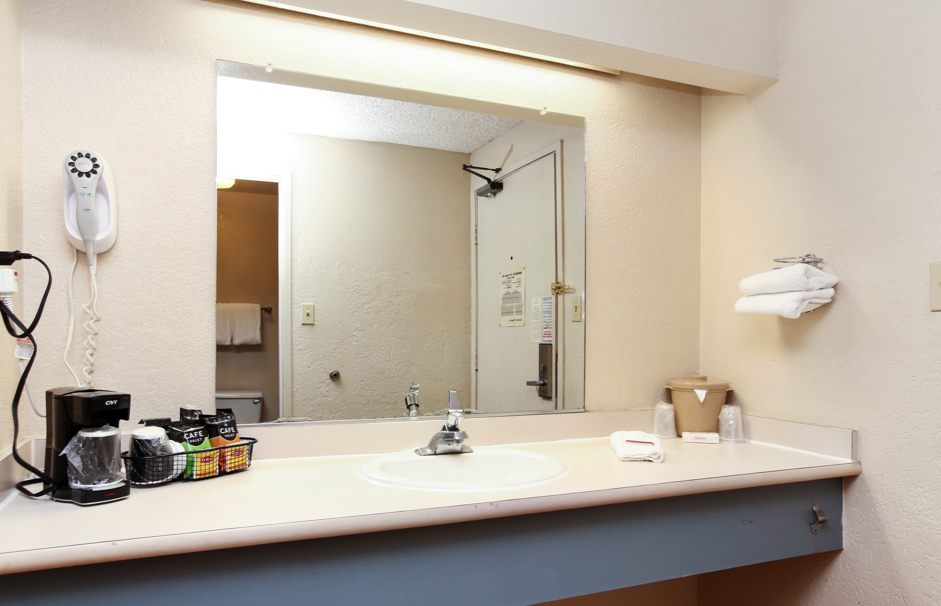 Red Roof Inn Santa Ana