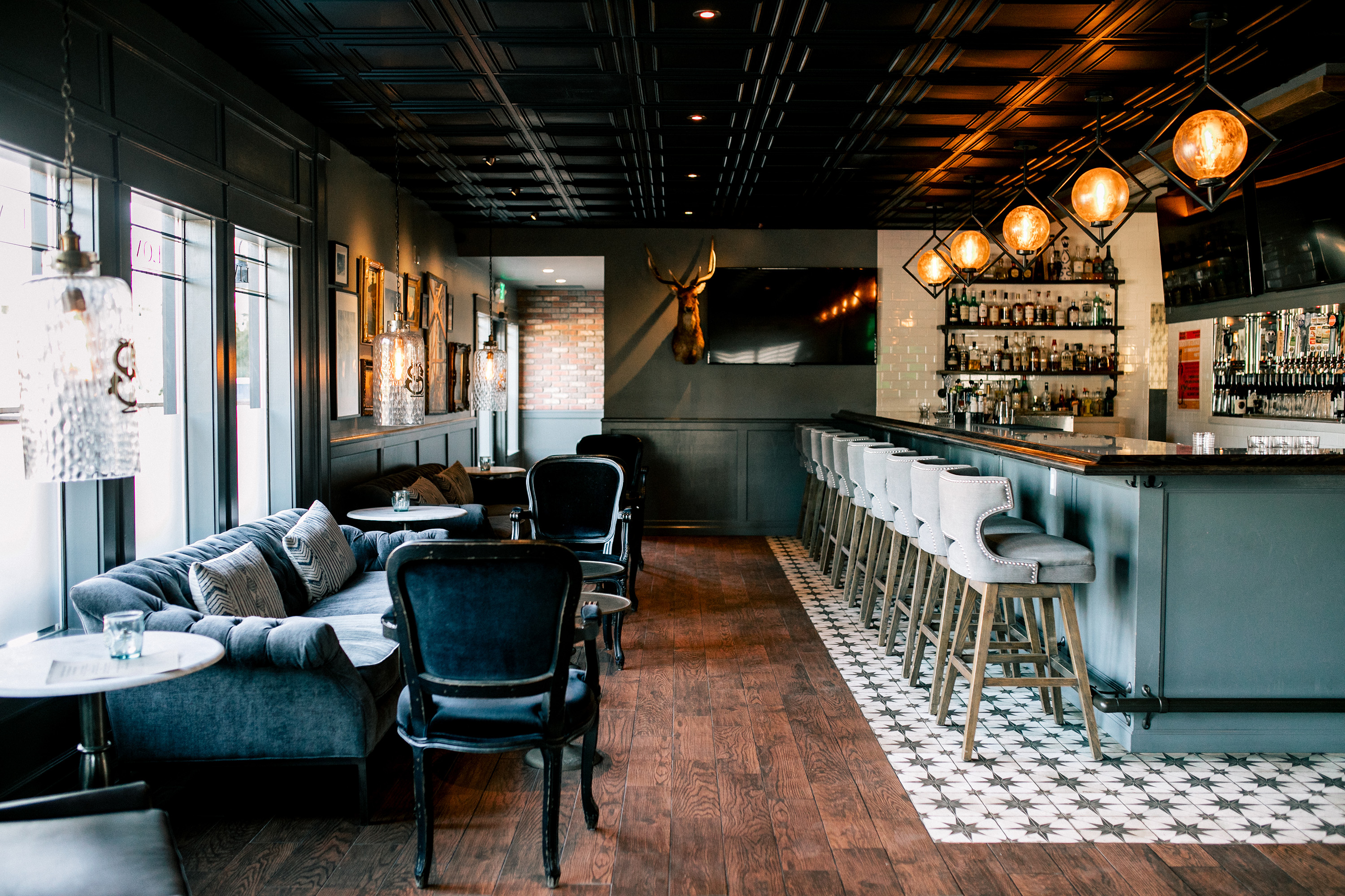 Sideways Inn by null