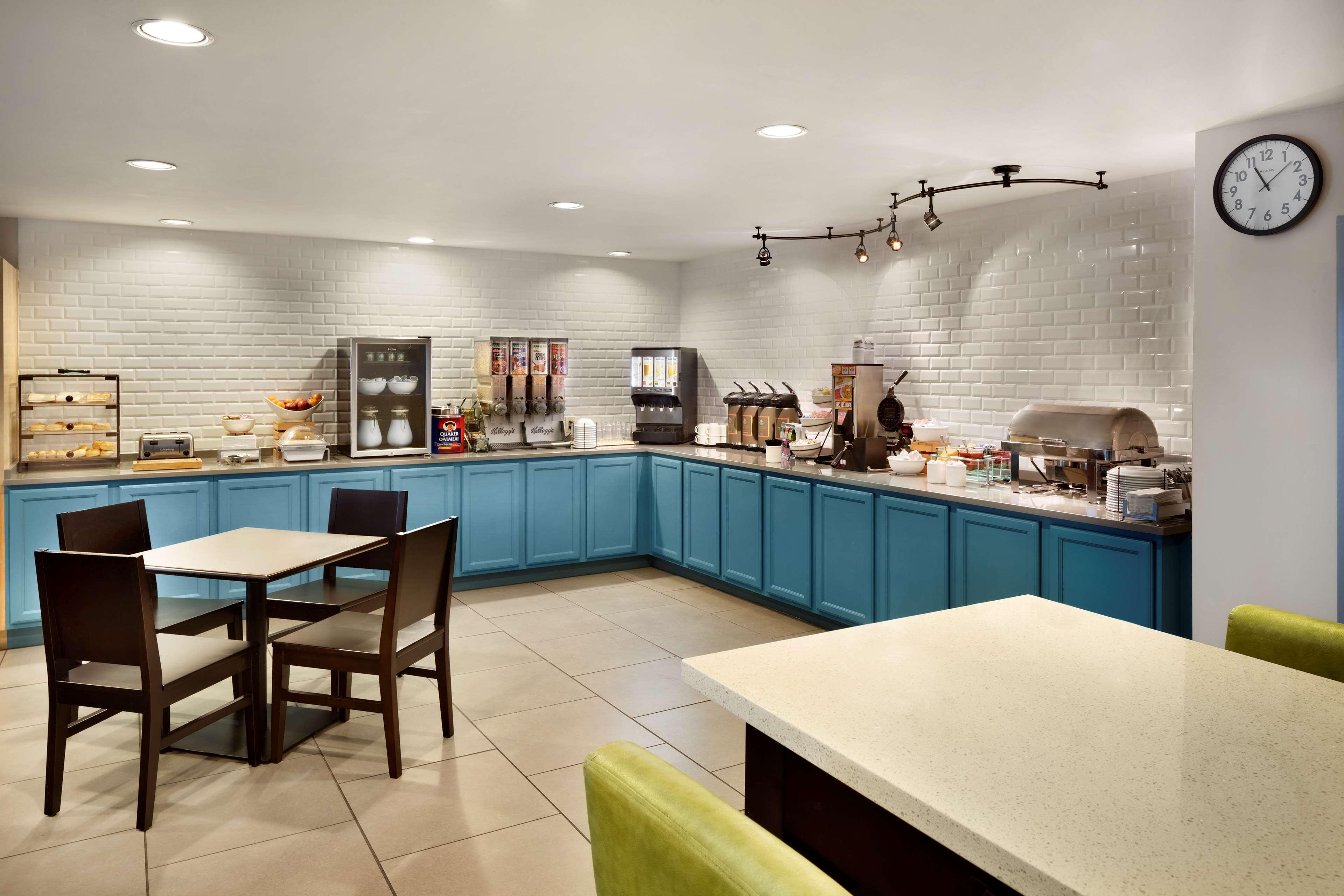 Country Inn & Suites by Radisson, Louisville East