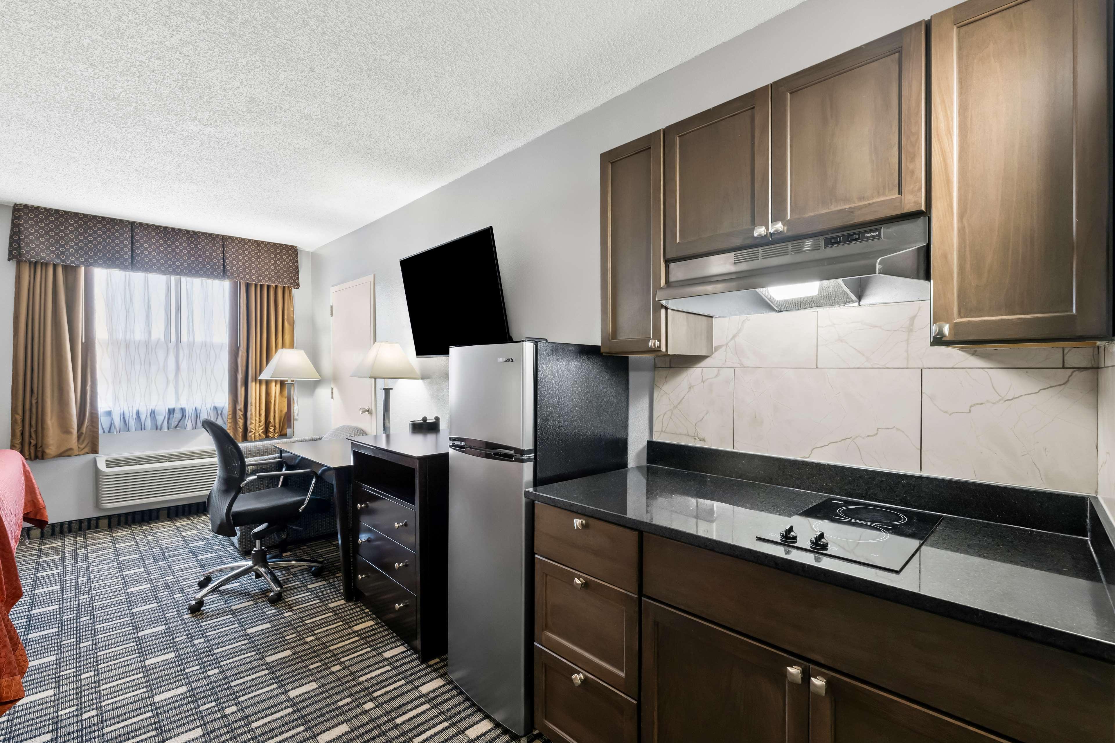 Surestay Plus By Bw Lubbock Medical Center