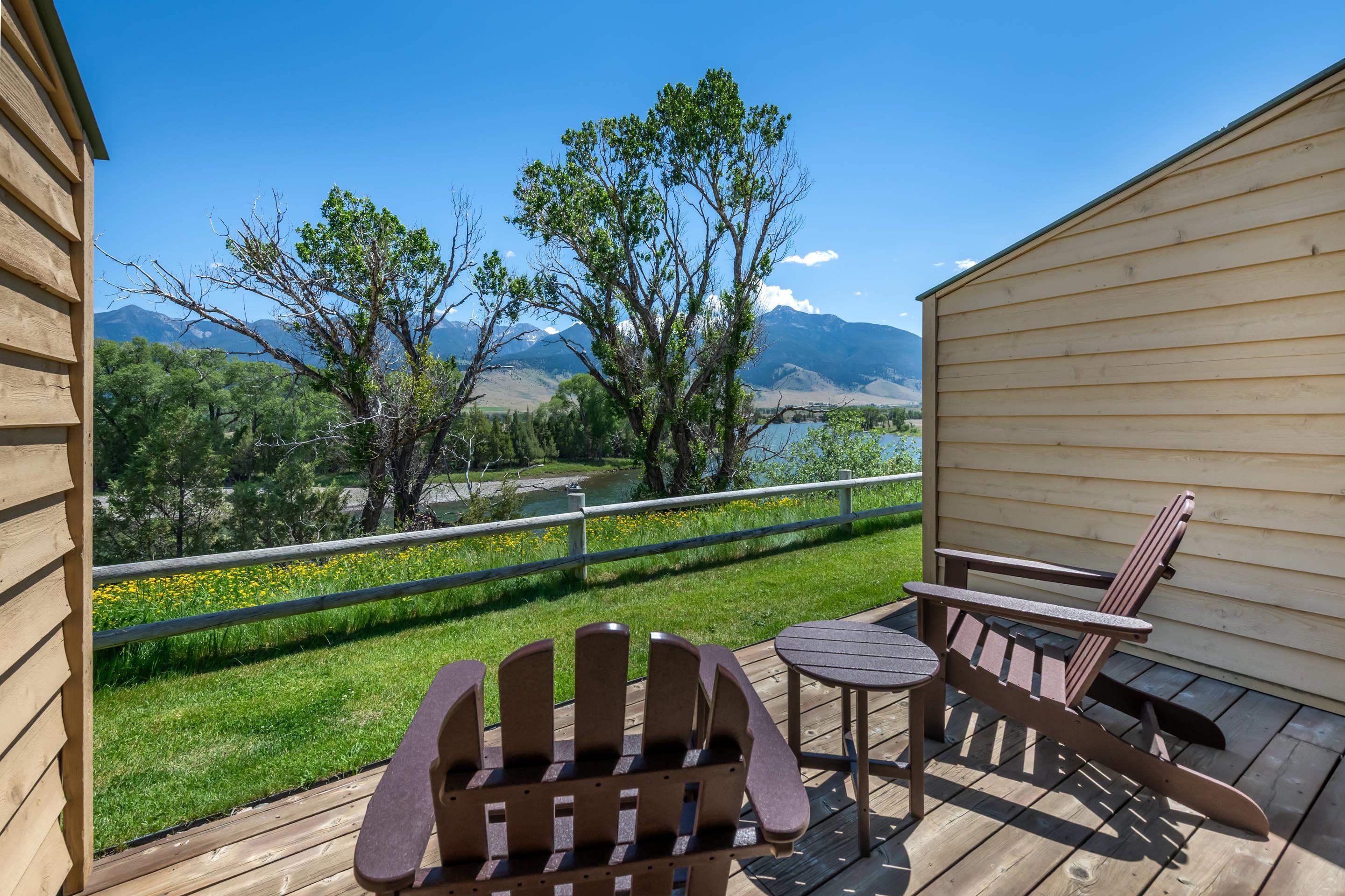 Yellowstone Valley Lodge