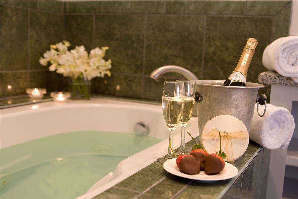 Blue Lantern Inn by null