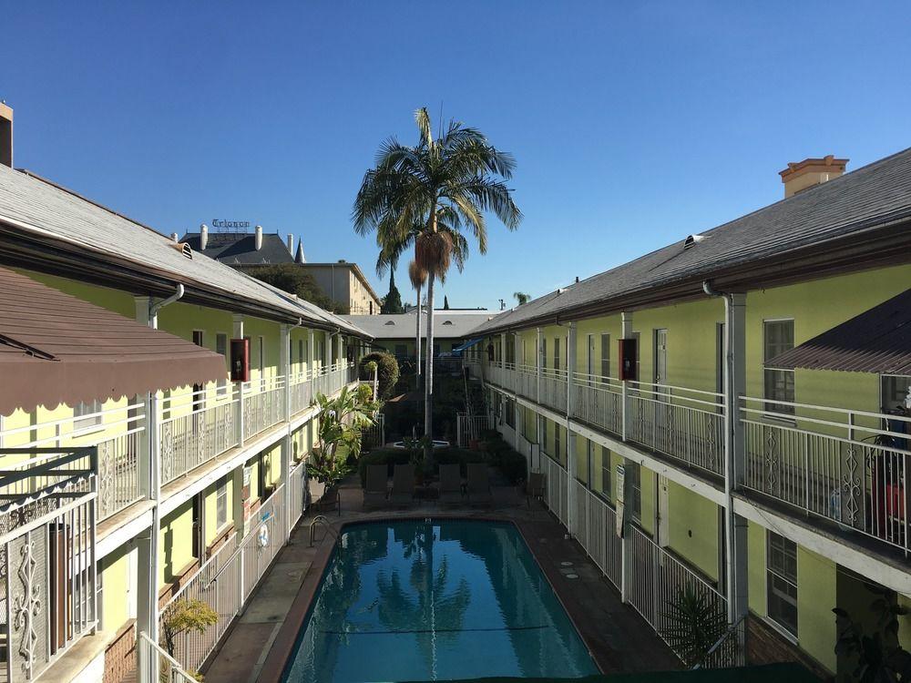 Coral Sands Motel