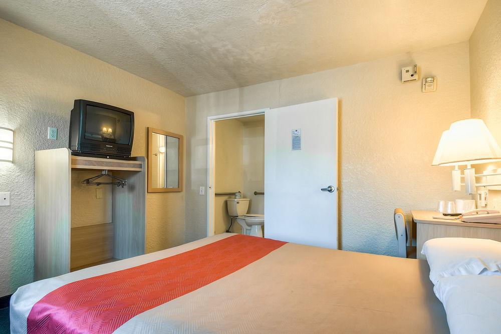 Beachside Inn