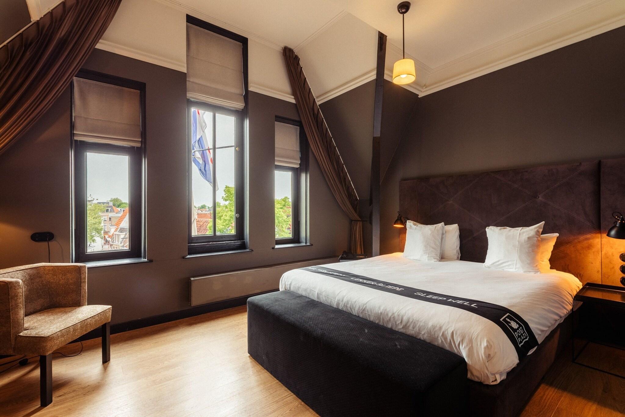 Post-Plaza Hotel & Grand Café by null