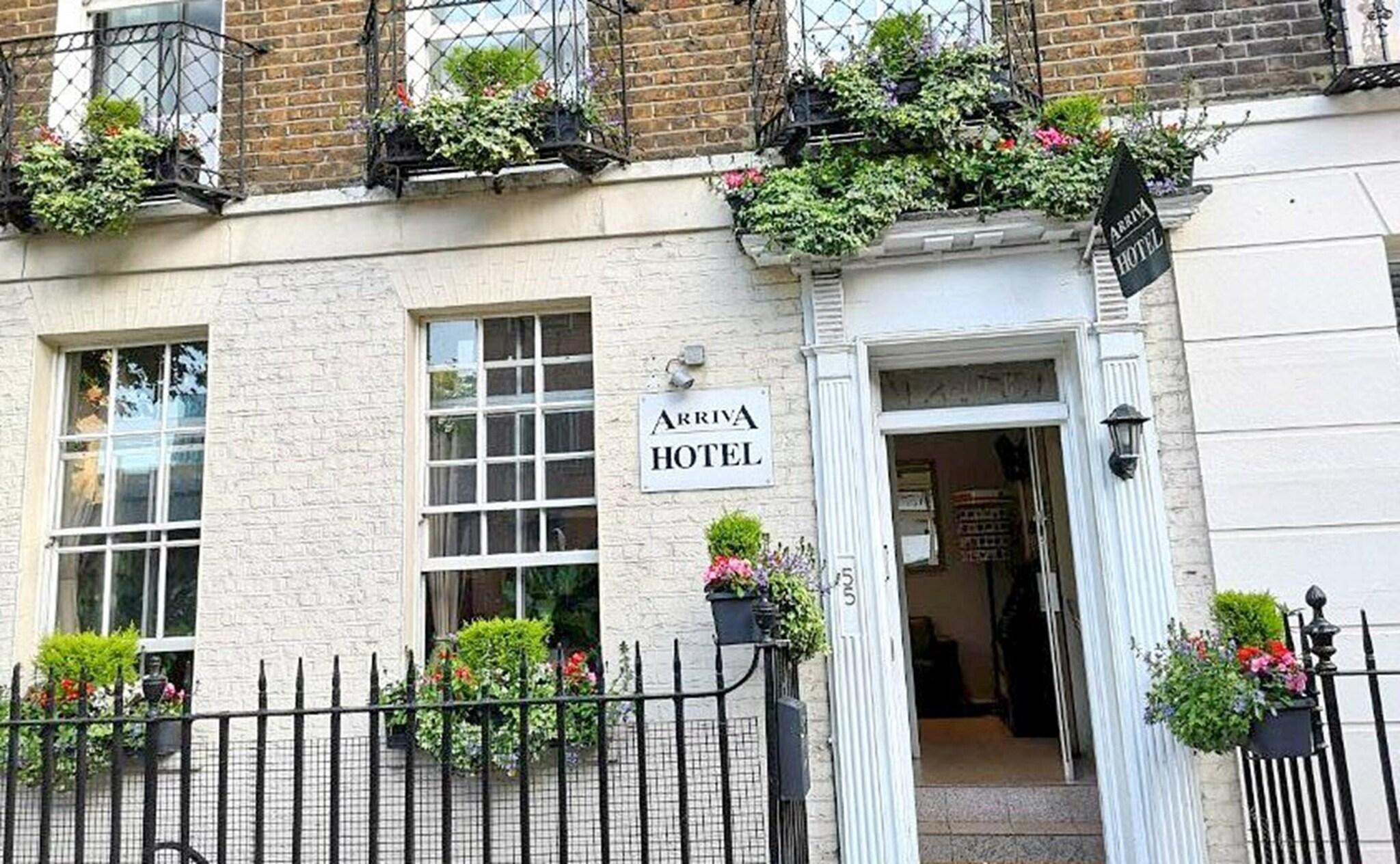 Arriva Hotel by null