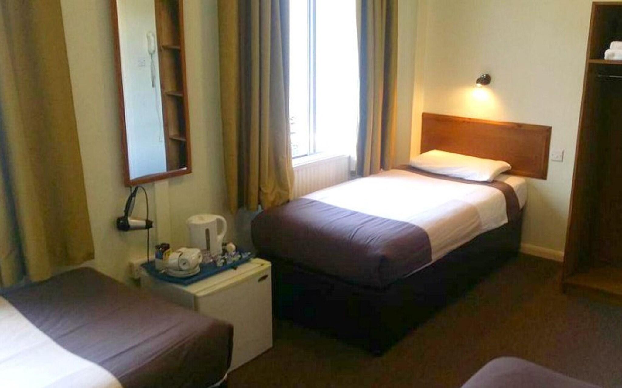 Arriva Hotel by null