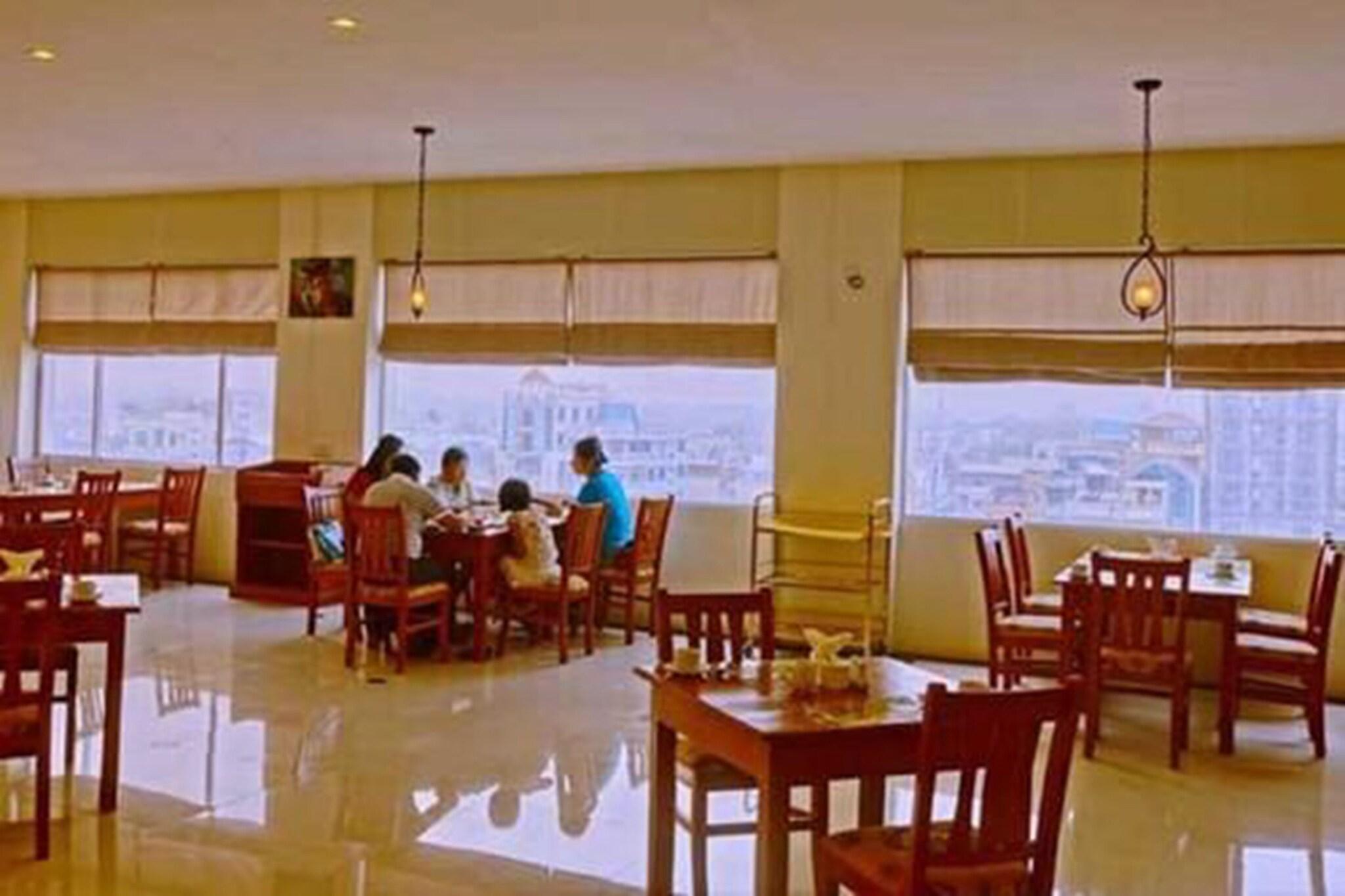 Gold Yadanar Hotel