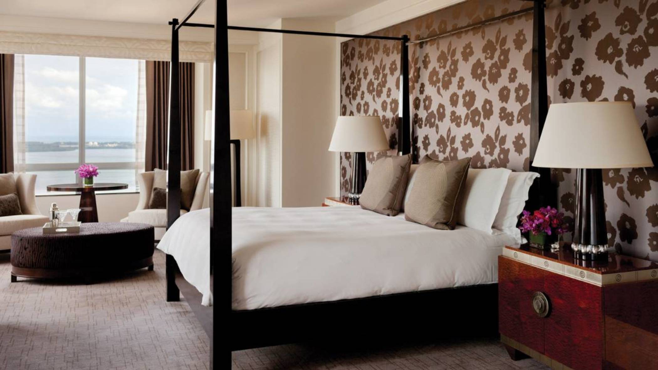 Four Seasons Hotel Miami by null