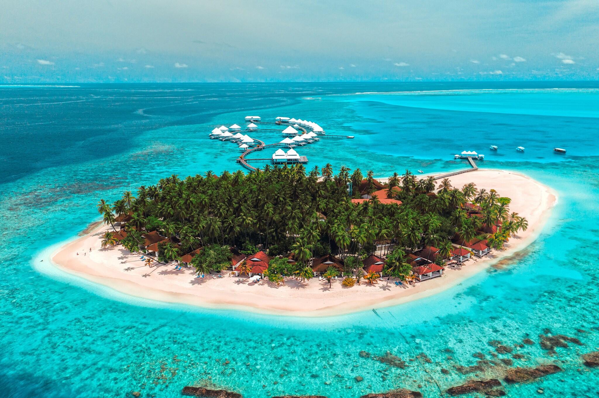 Diamonds Thudufushi Beach & Water Villas