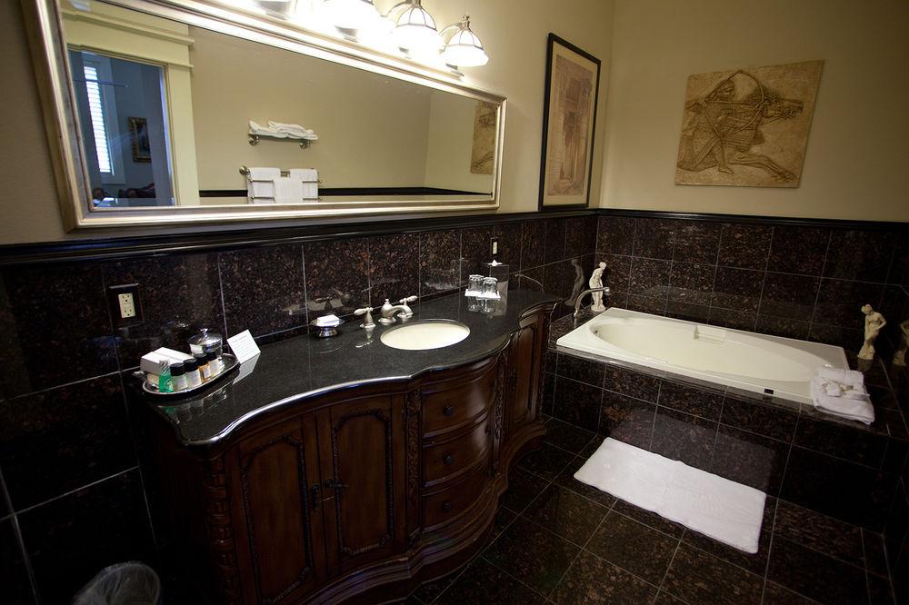 The Grand Hotel by null