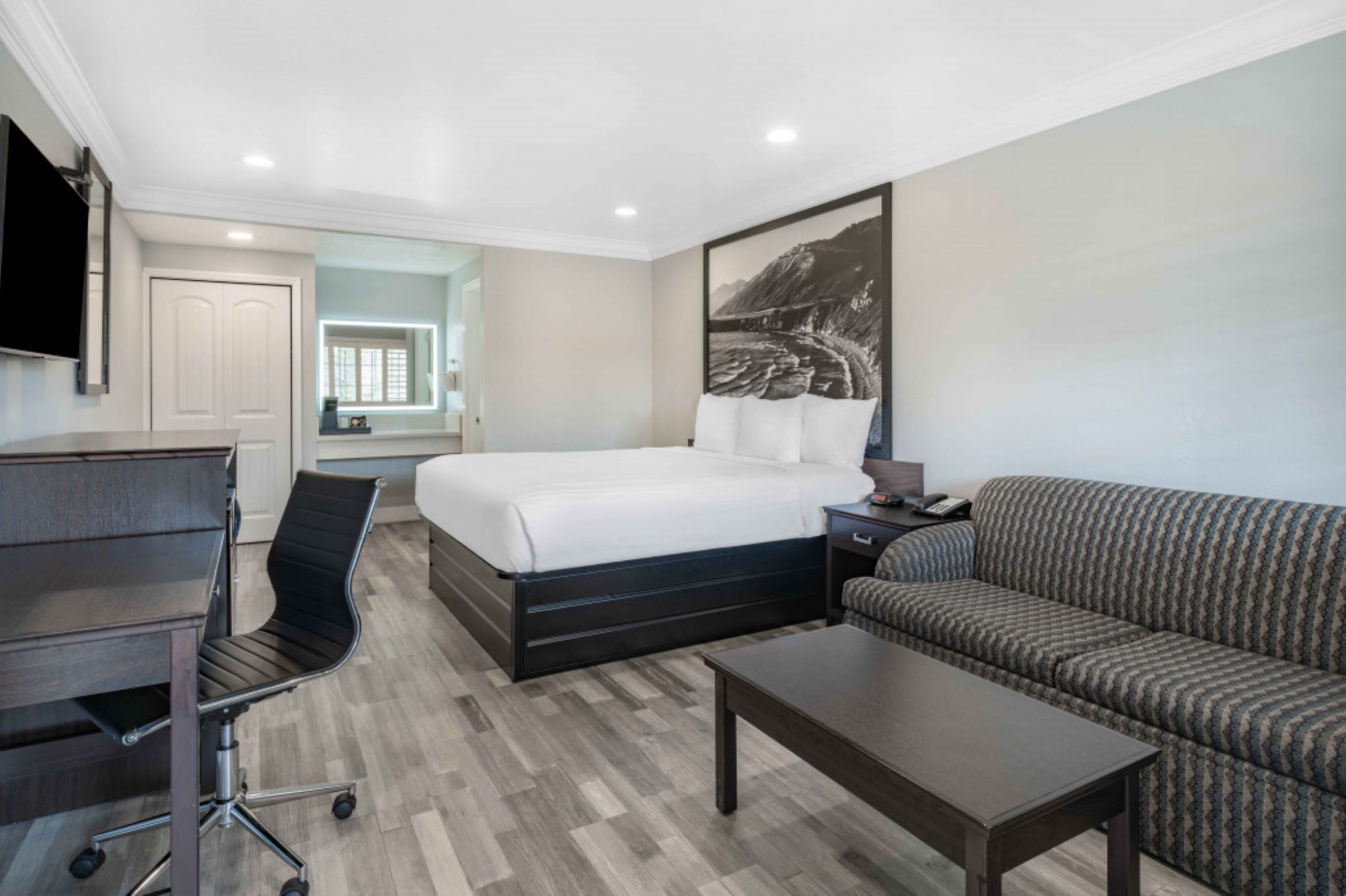 Aura Inn Monterey