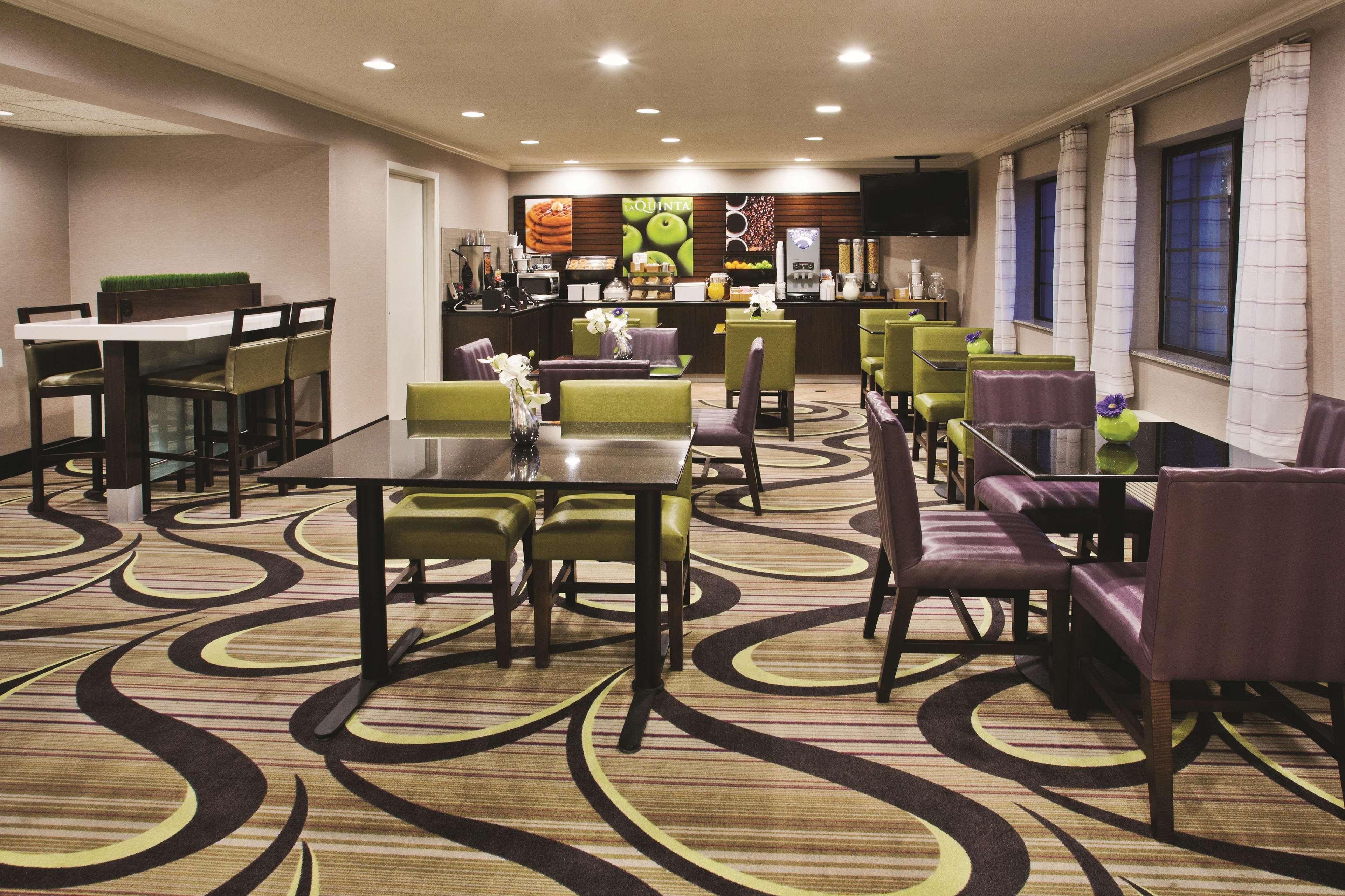 La Quinta Inn&Suites by Wyndham Milwaukee Delafiel