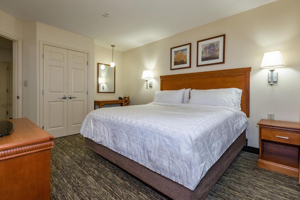 Candlewood Suites Mobile-Downtown