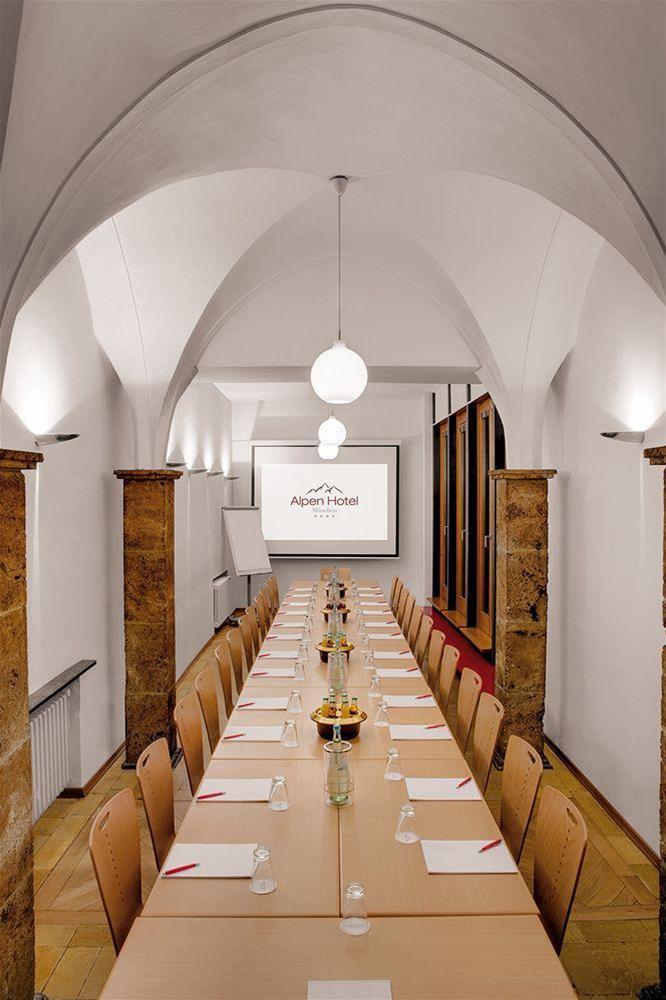 Alpen Hotel München by null