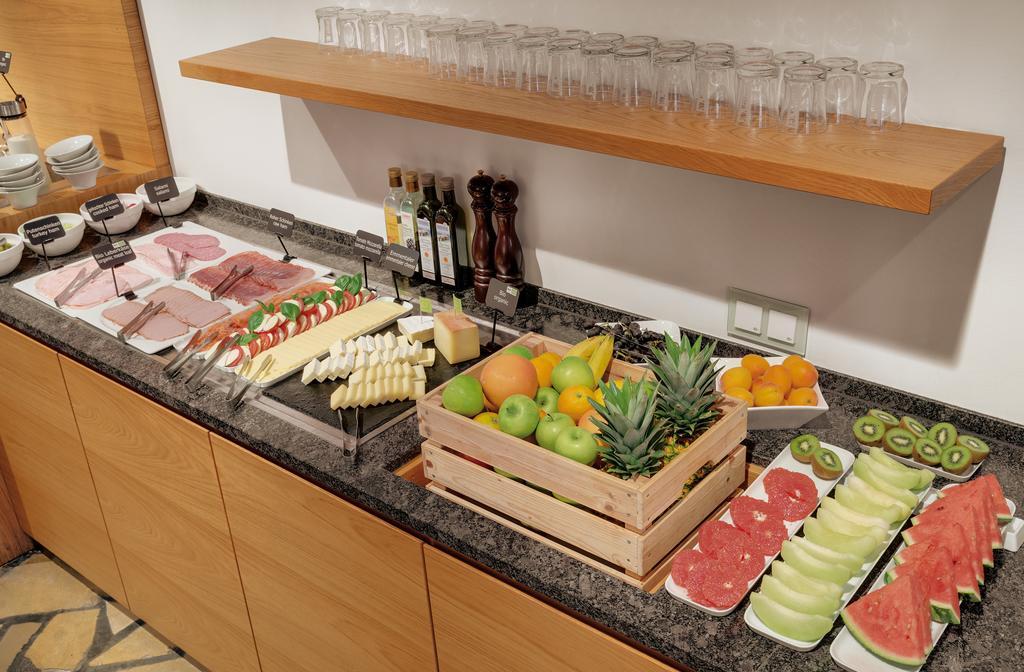 Alpen Hotel München by null