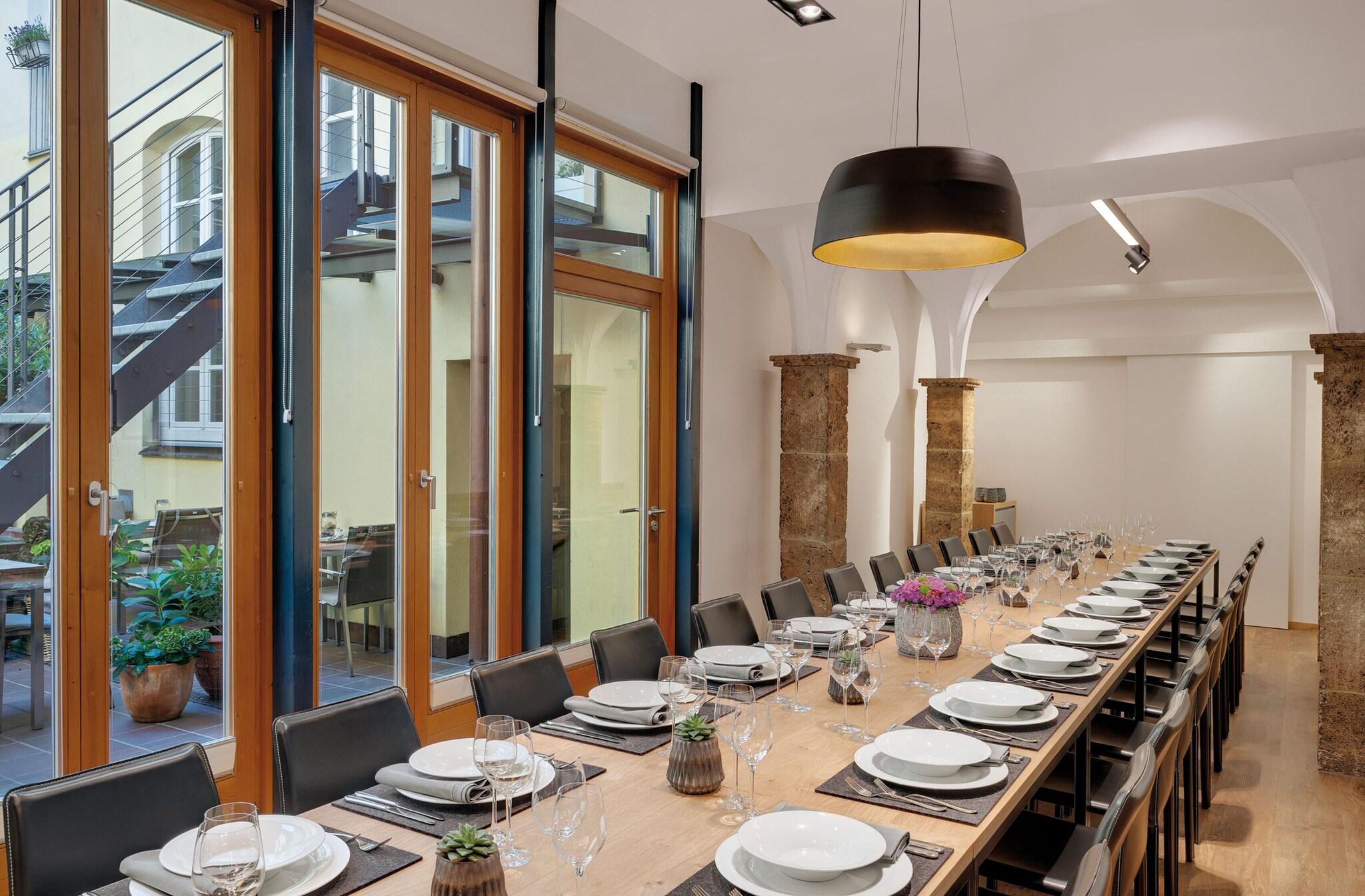 Alpen Hotel München by null