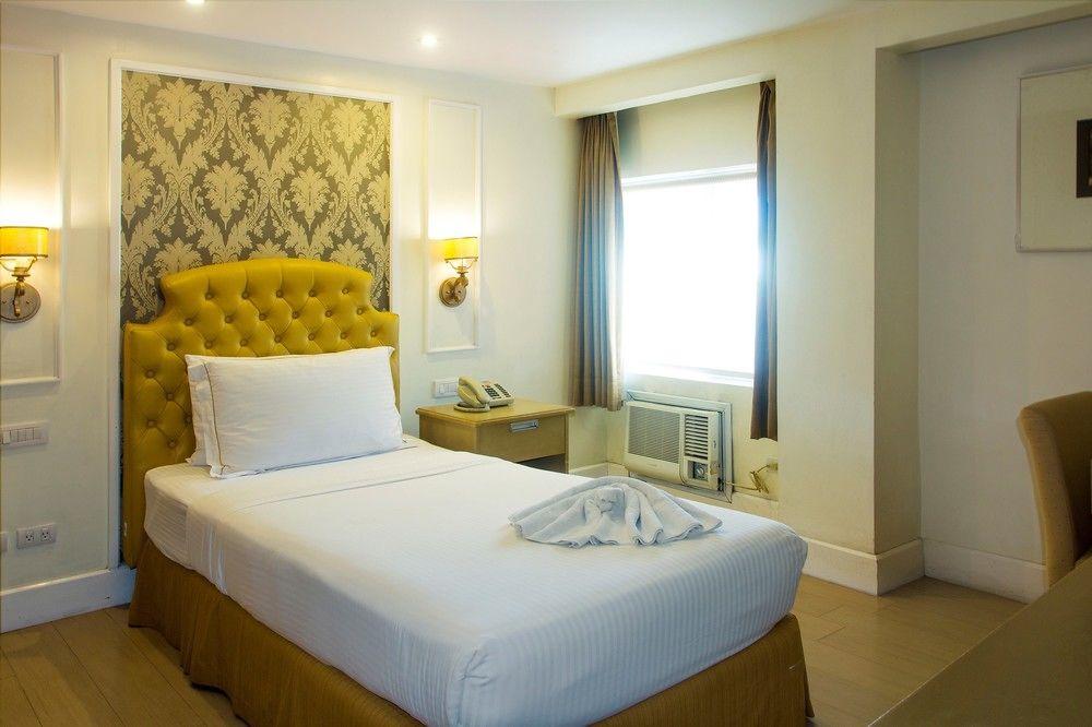 Hotel St. Ellis by null