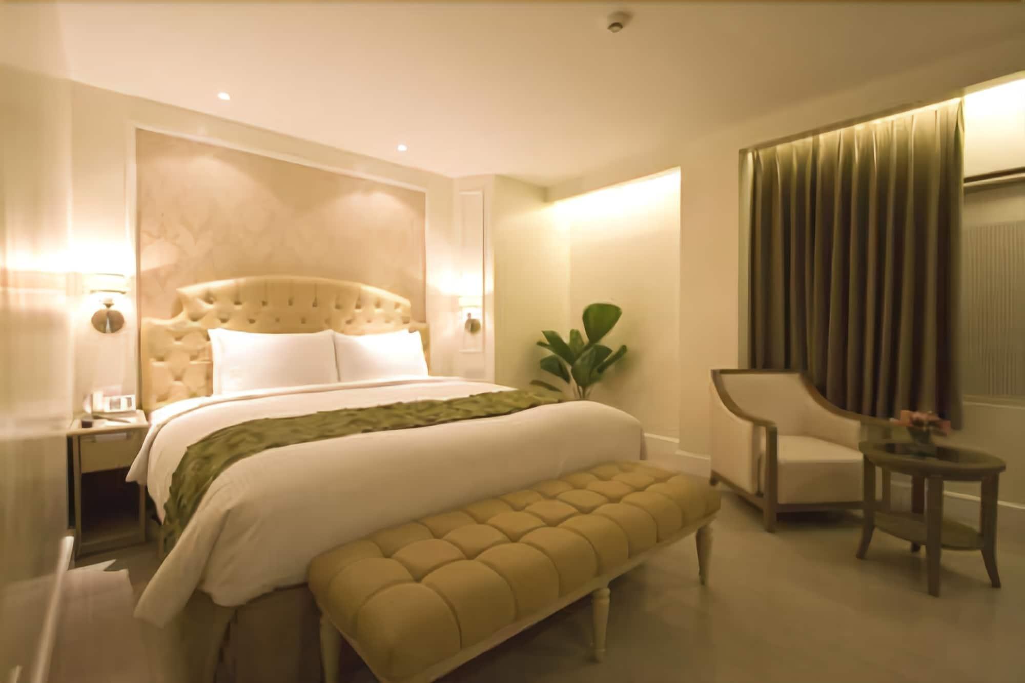 Hotel St. Ellis by null