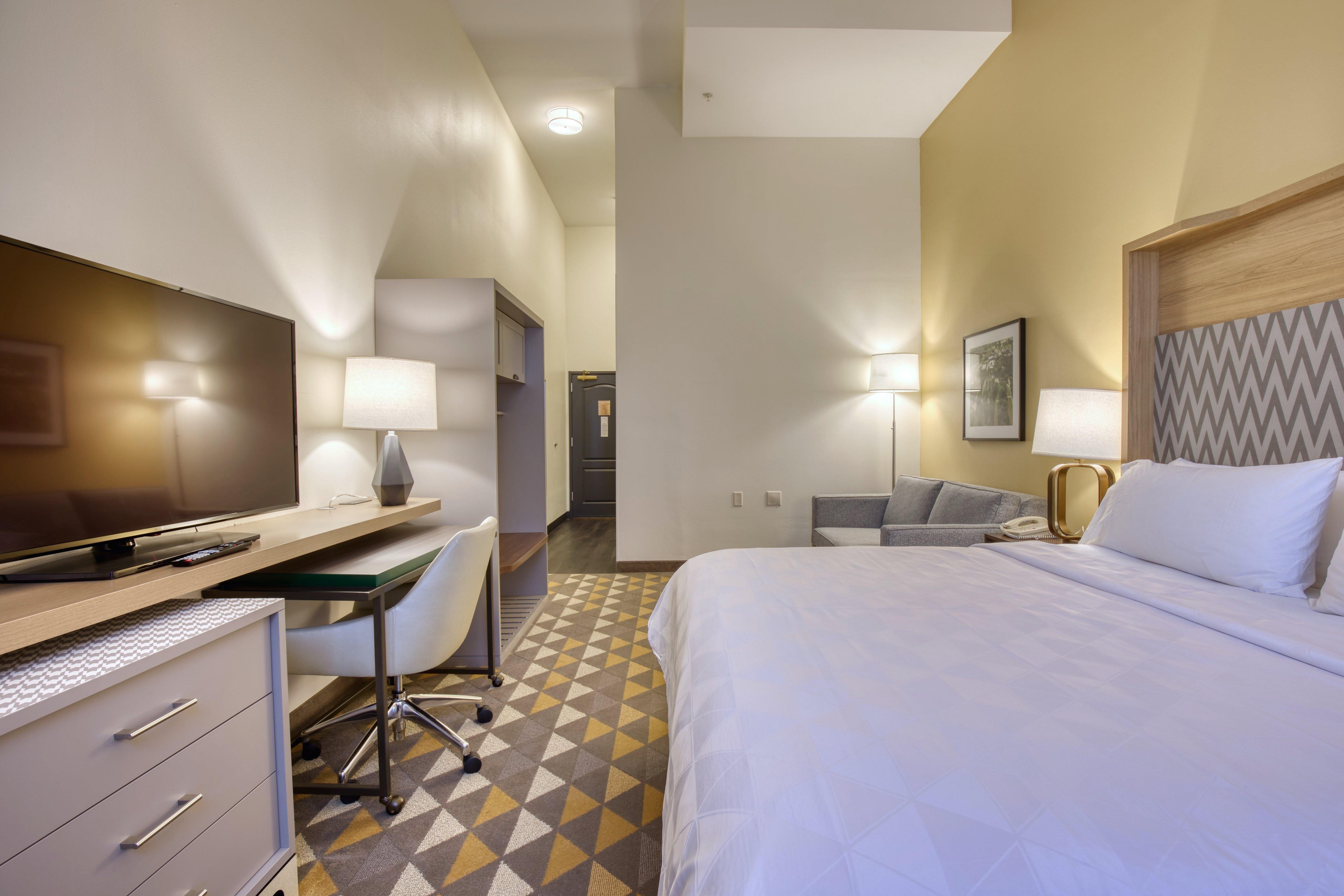 Holiday Inn & Suites Madison West
