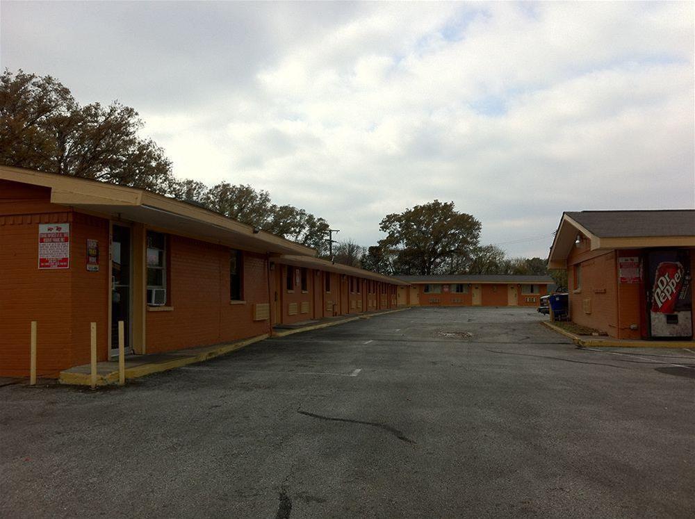 Western Skies Motel