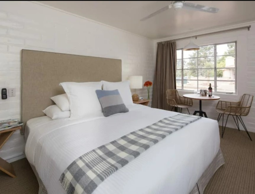 Le Petit Pali at Ocean Ave by null