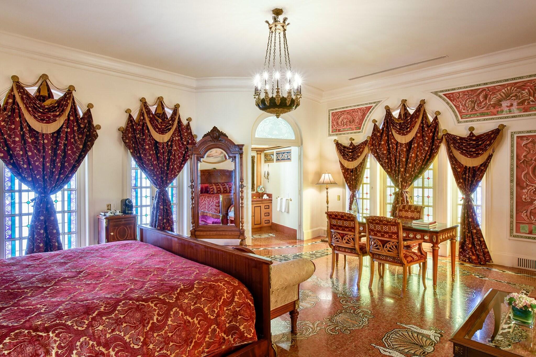 The Villa Casa Casuarina At The Former Versace Mansion by null