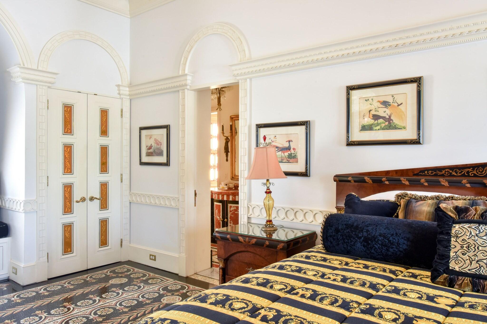 The Villa Casa Casuarina At The Former Versace Mansion by null