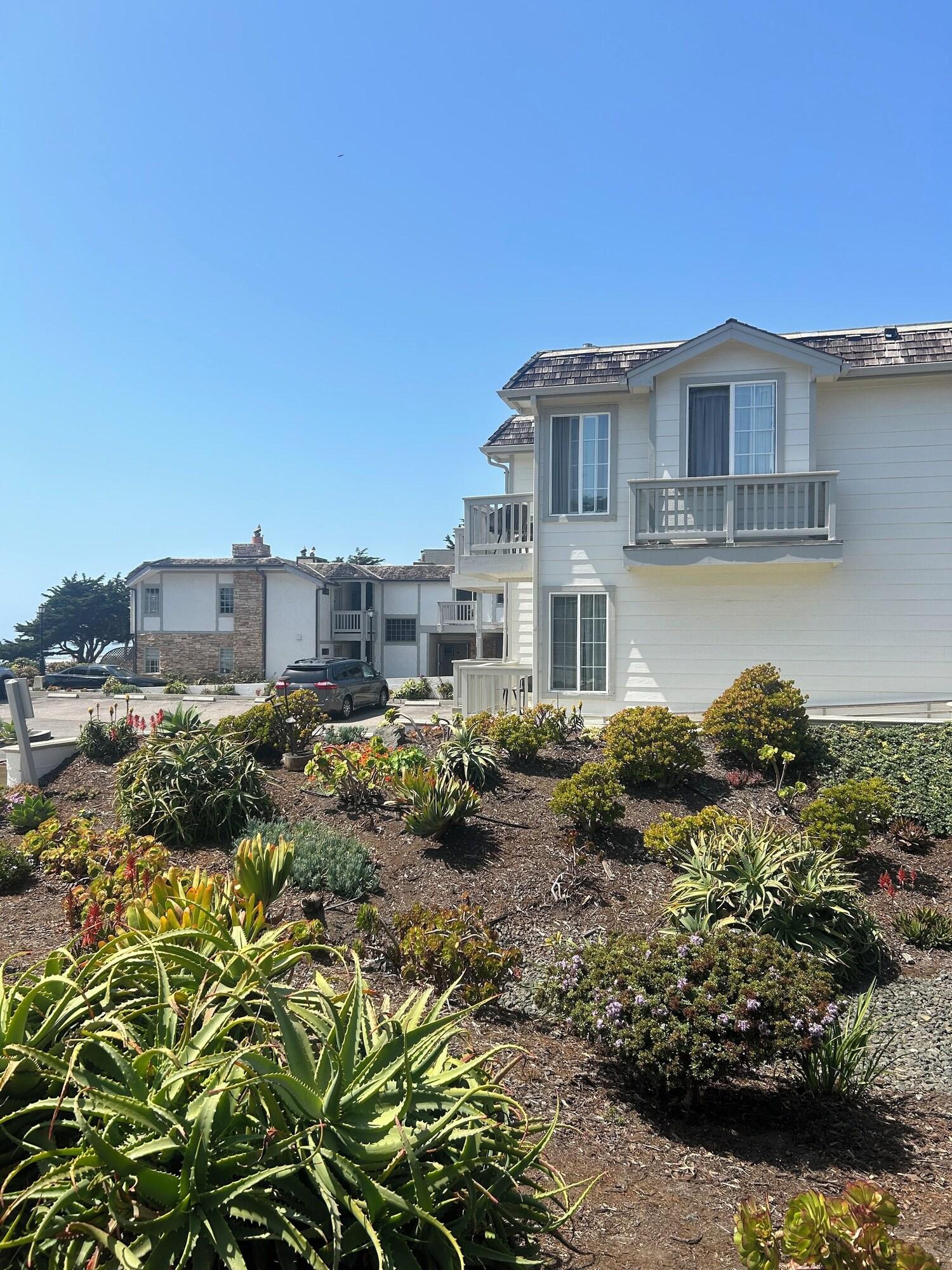 Pelican Inn & Suites