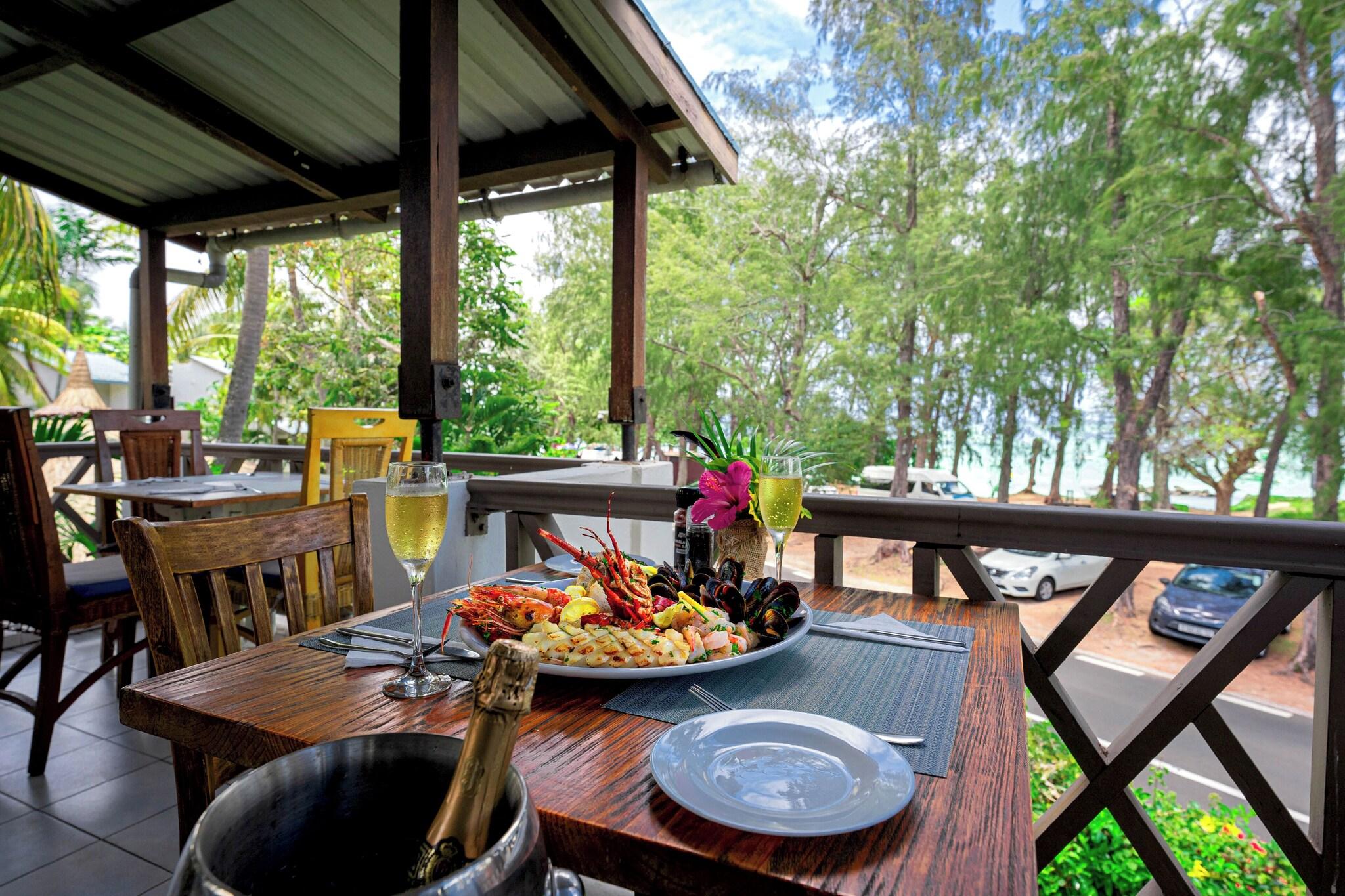 Le Grand Bleu Hotel by null