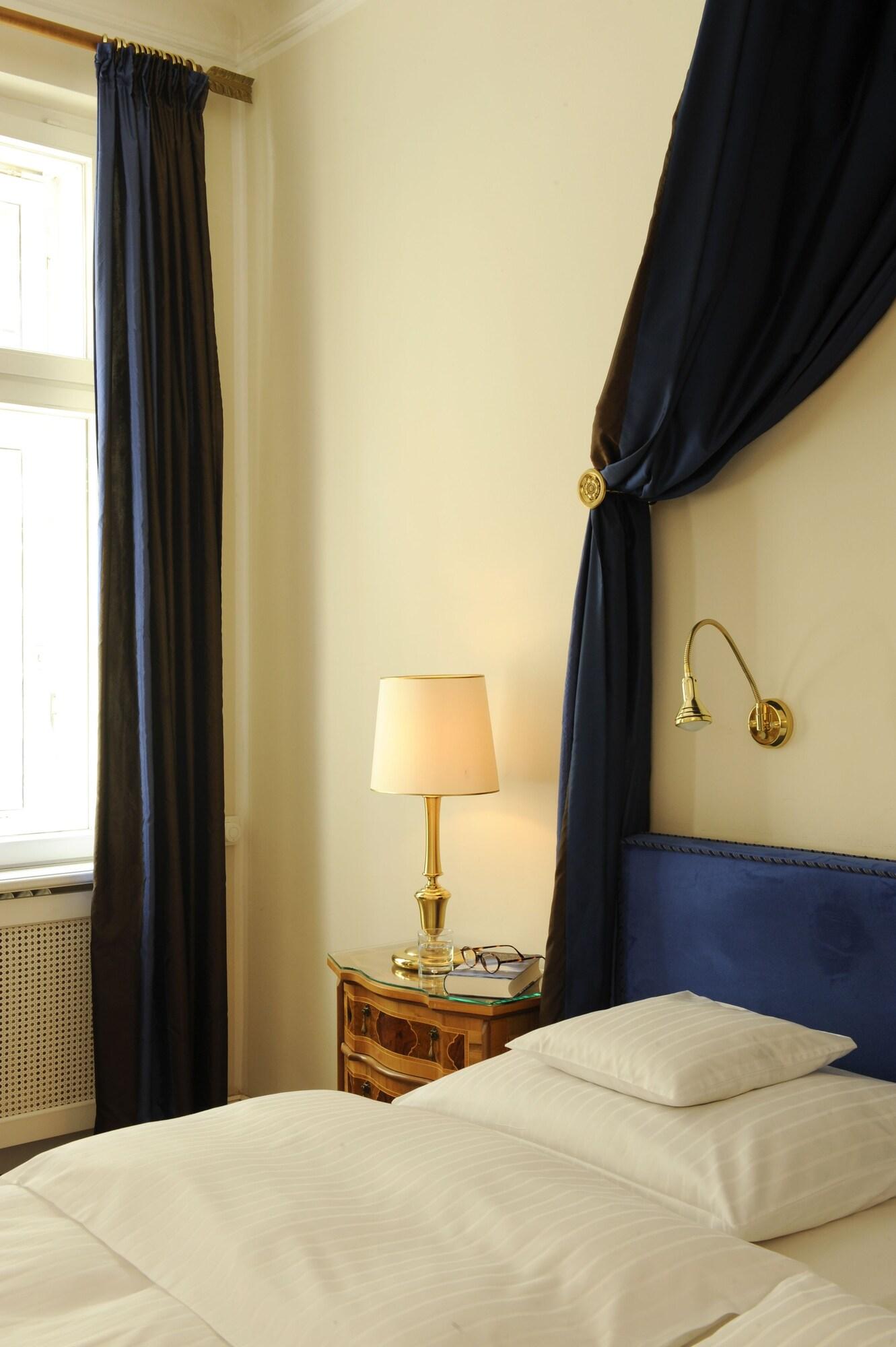 Splendid-Dollmann Hotel by null