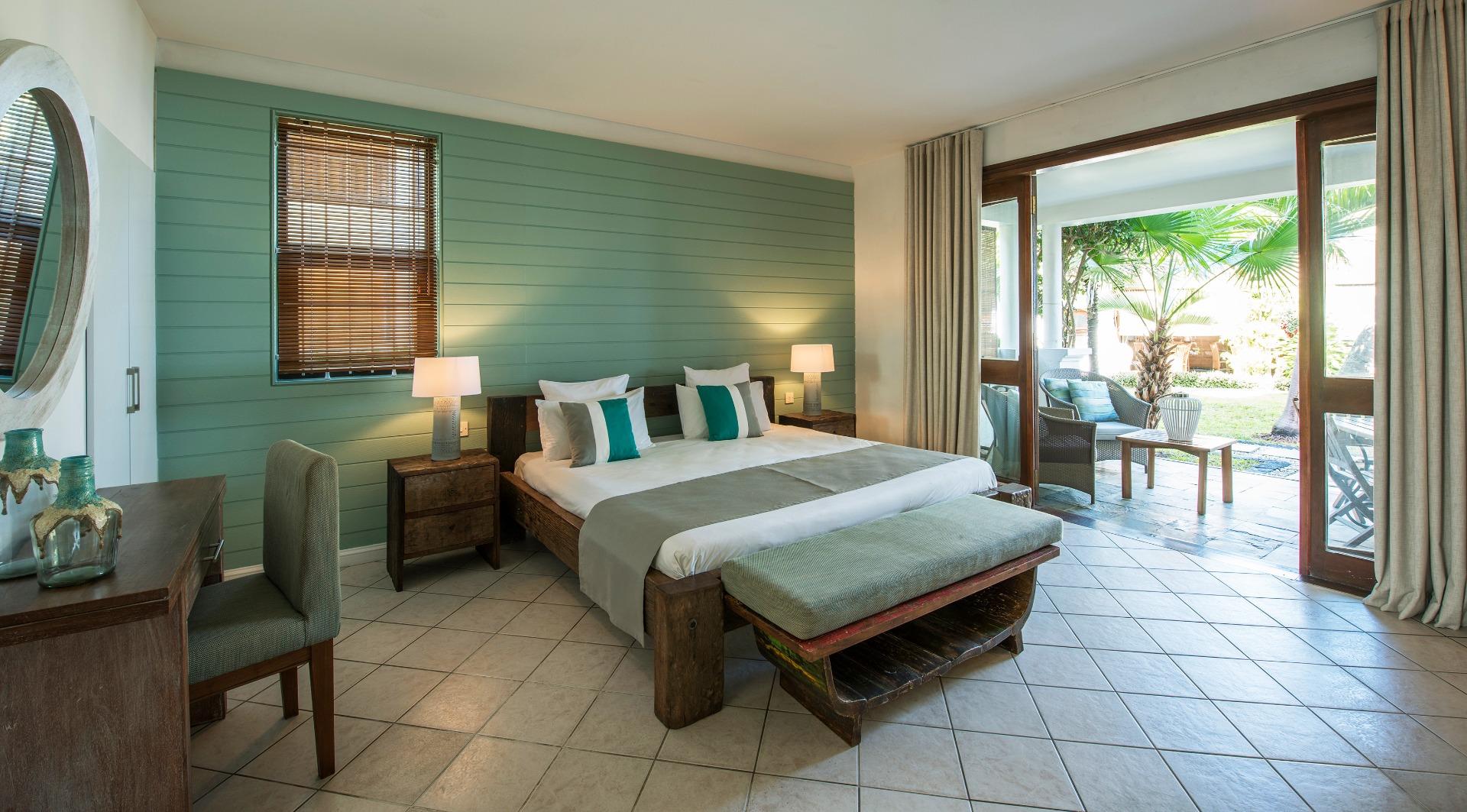 Constance Sakoa Boutik by null