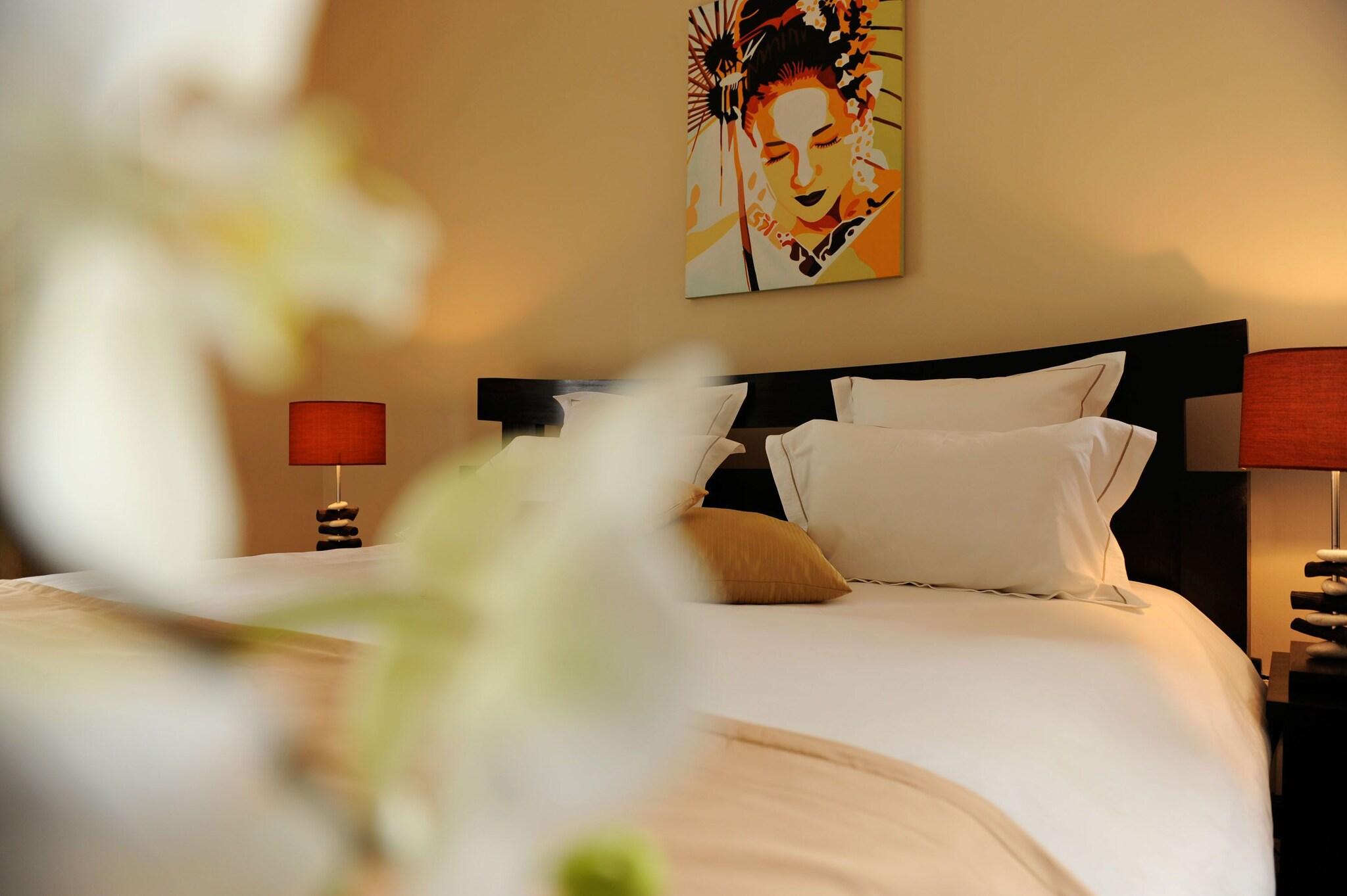 Constance Sakoa Boutik by null